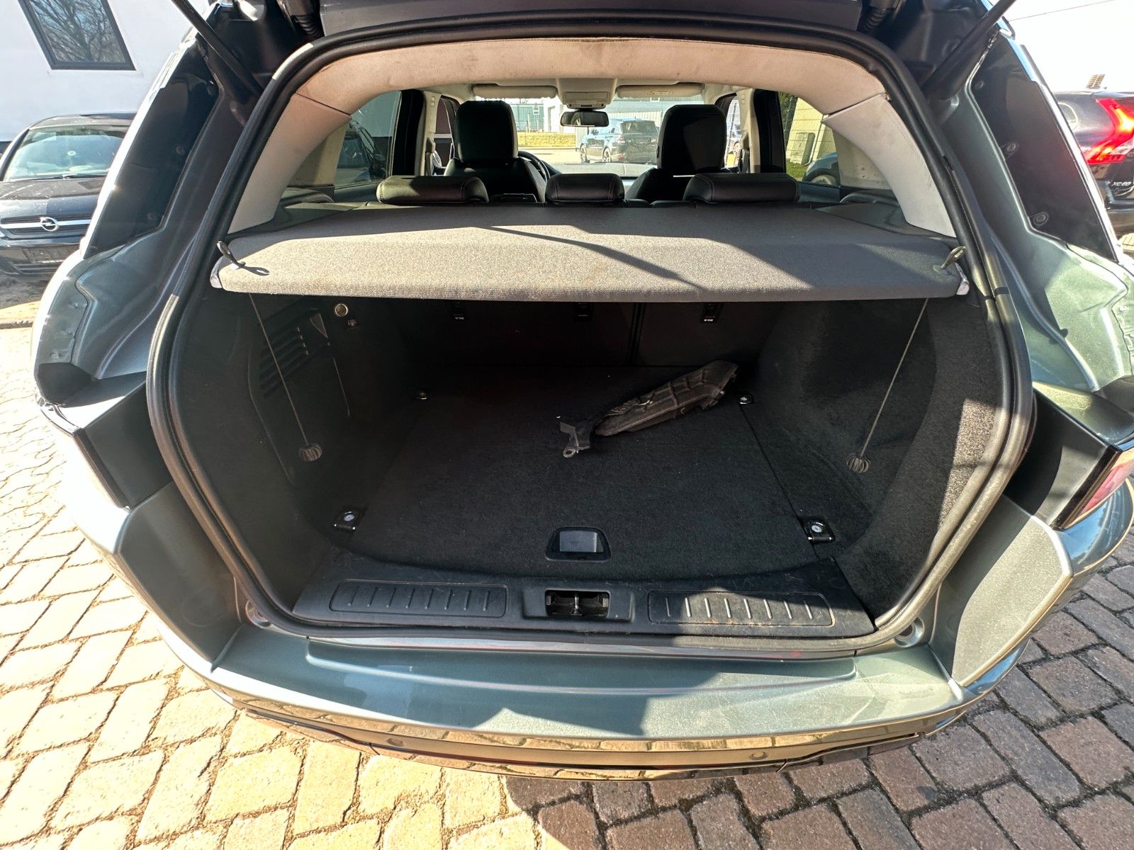 Fahrzeugabbildung Land Rover Range Rover Evoque SE Dynamic 2.0 150 PS