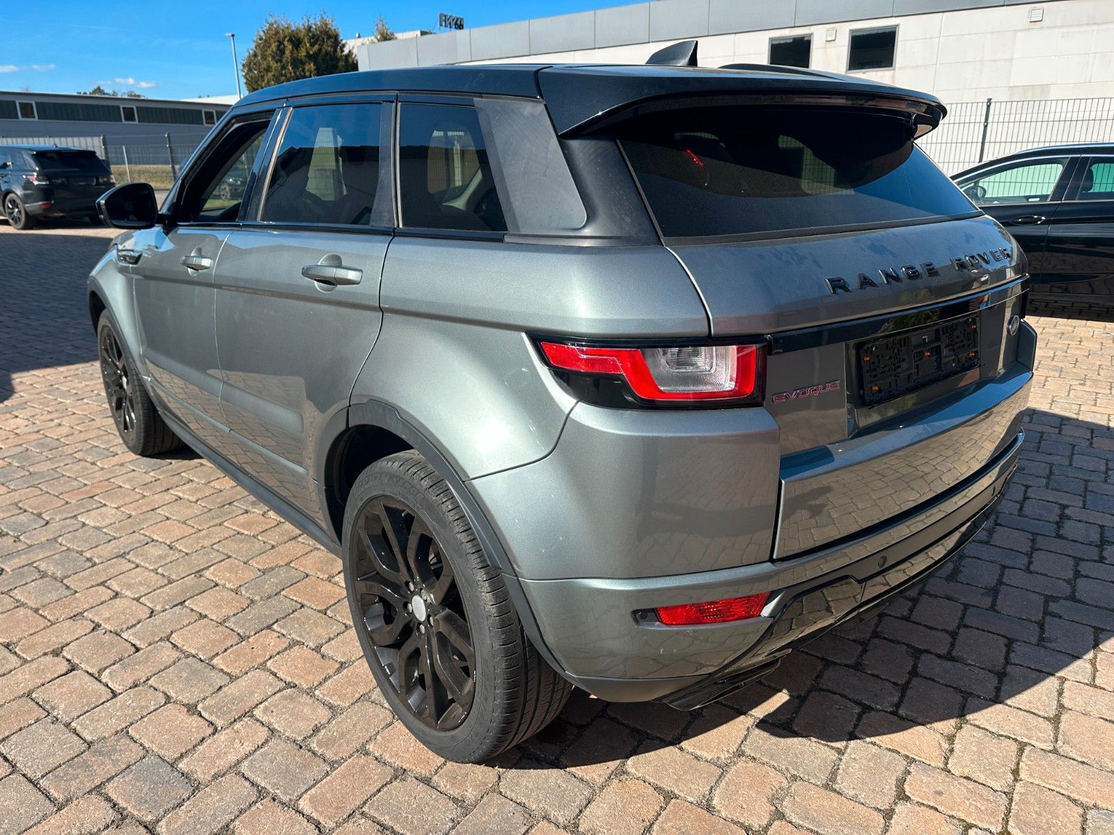 Fahrzeugabbildung Land Rover Range Rover Evoque SE Dynamic 2.0 150 PS