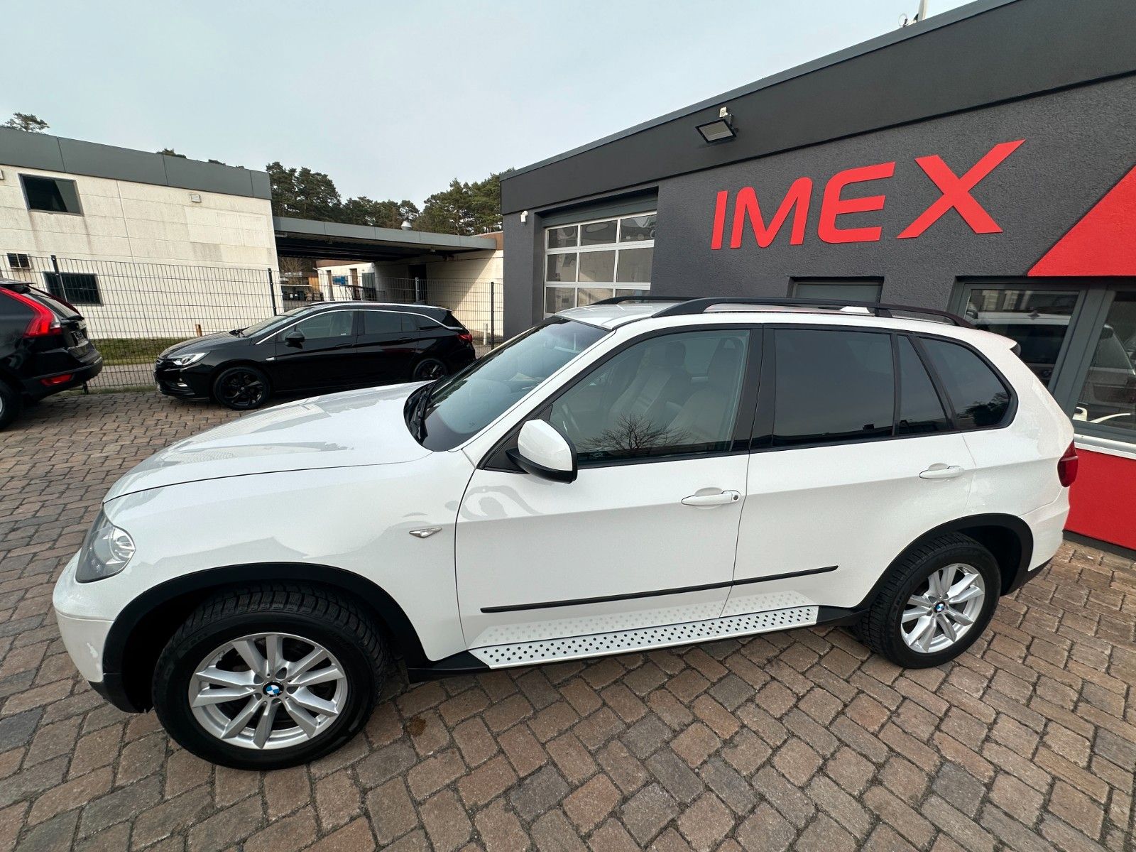 Fahrzeugabbildung BMW X5 xDrive30d Exclusive Sport Paket 7 Sitze