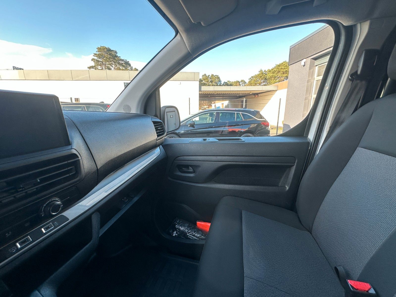 Fahrzeugabbildung Fiat Scudo L2 Basis 2.0 145 PS Autom. Digial Navi