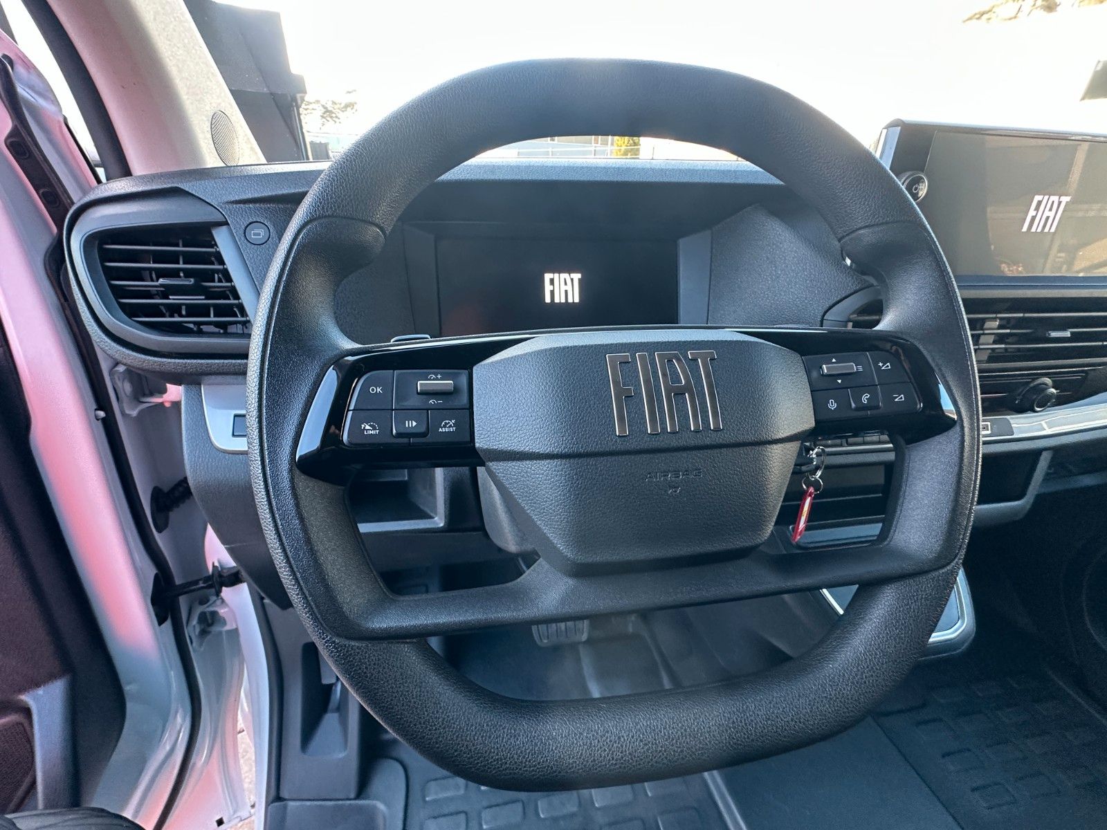 Fahrzeugabbildung Fiat Scudo L2 Basis 2.0 145 PS Autom. Digial Navi