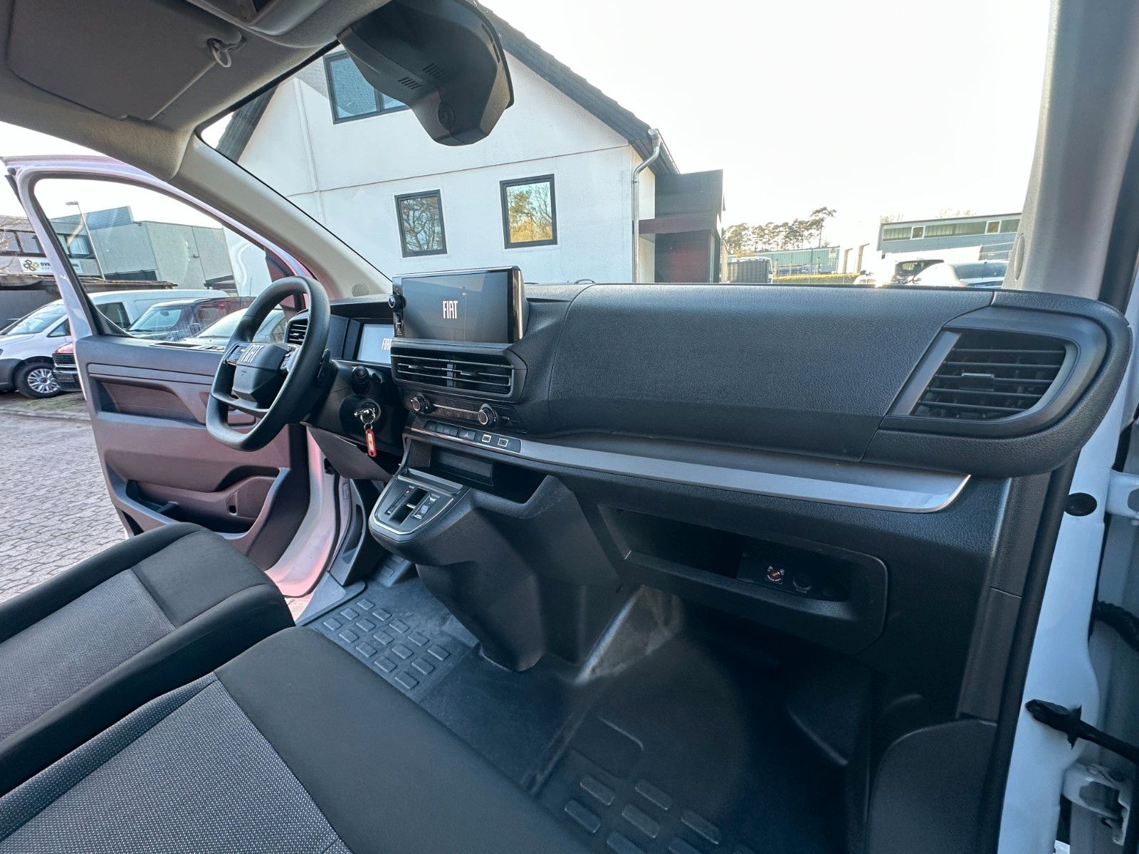 Fahrzeugabbildung Fiat Scudo L2 Basis 2.0 145 PS Autom. Digial Navi