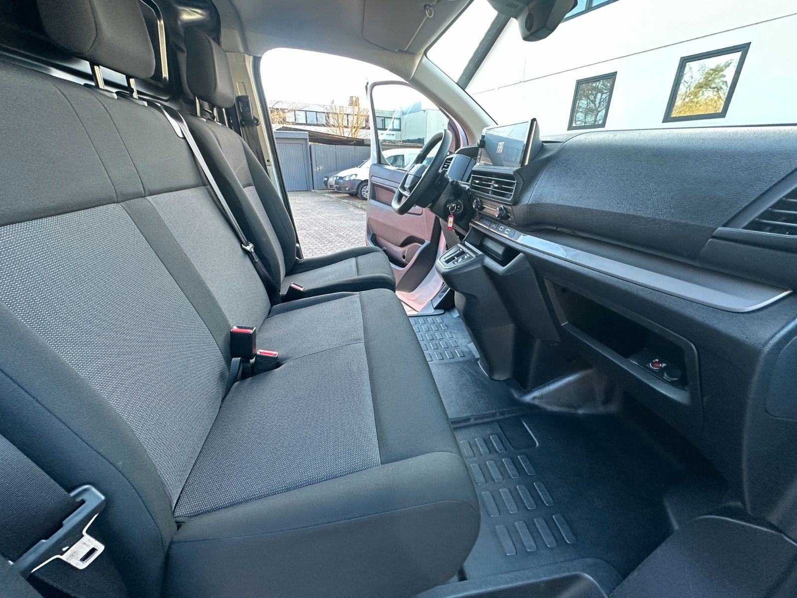 Fahrzeugabbildung Fiat Scudo L2 Basis 2.0 145 PS Autom. Digial Navi