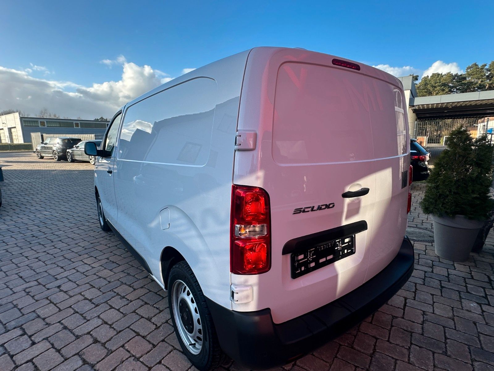 Fahrzeugabbildung Fiat Scudo L2 Basis 2.0 145 PS Autom. Digial Navi