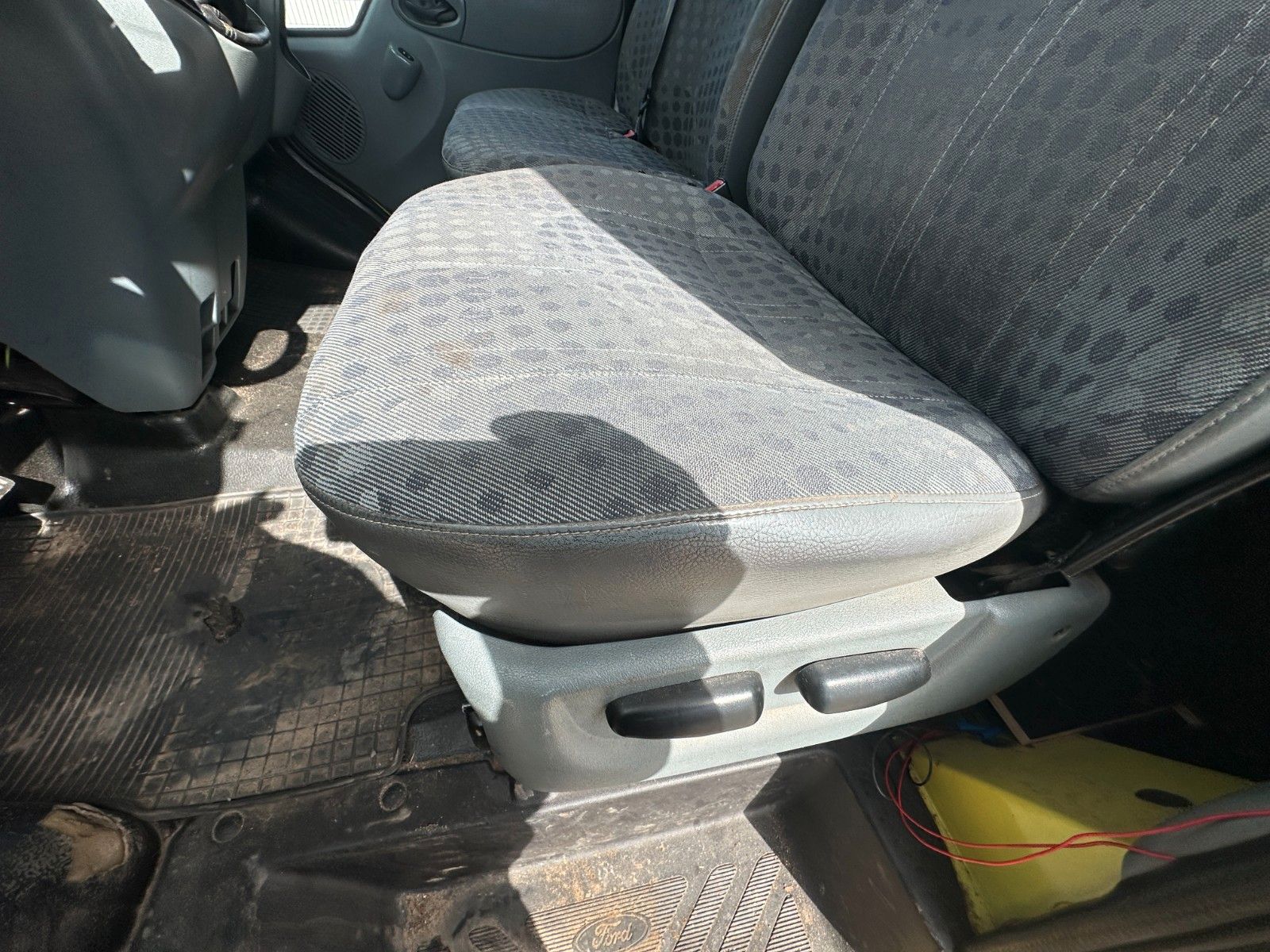 Fahrzeugabbildung Ford Transit Kombi FT 300 K Trend Klima