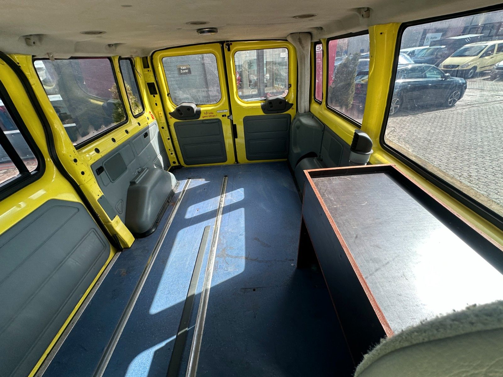 Fahrzeugabbildung Ford Transit Kombi FT 300 K Trend Klima