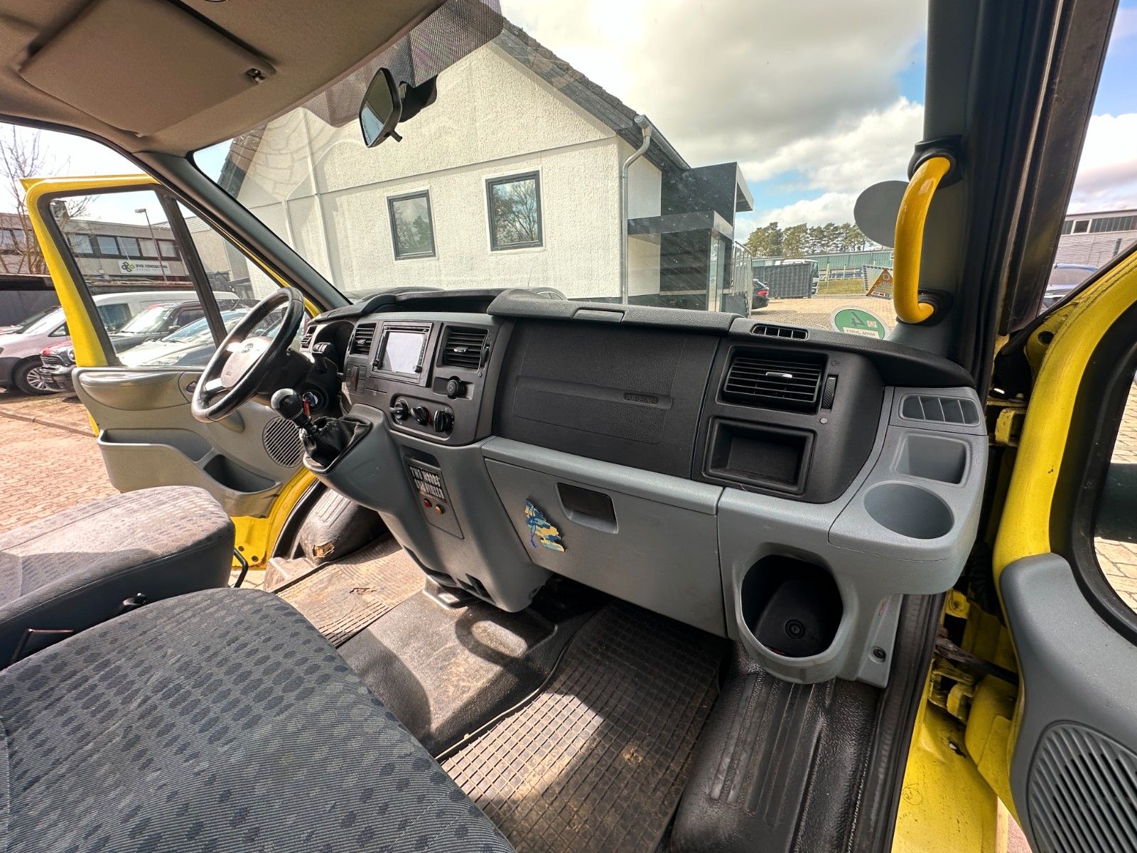 Fahrzeugabbildung Ford Transit Kombi FT 300 K Trend Klima