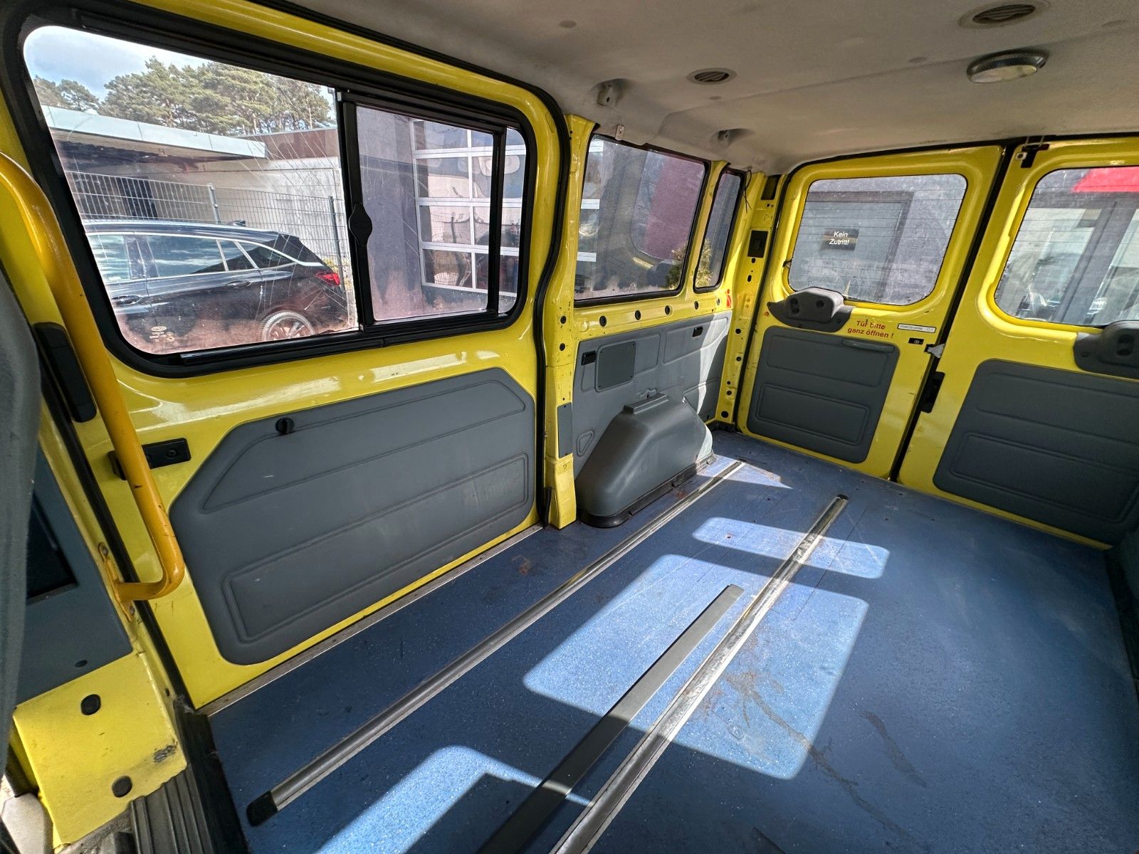 Fahrzeugabbildung Ford Transit Kombi FT 300 K Trend Klima