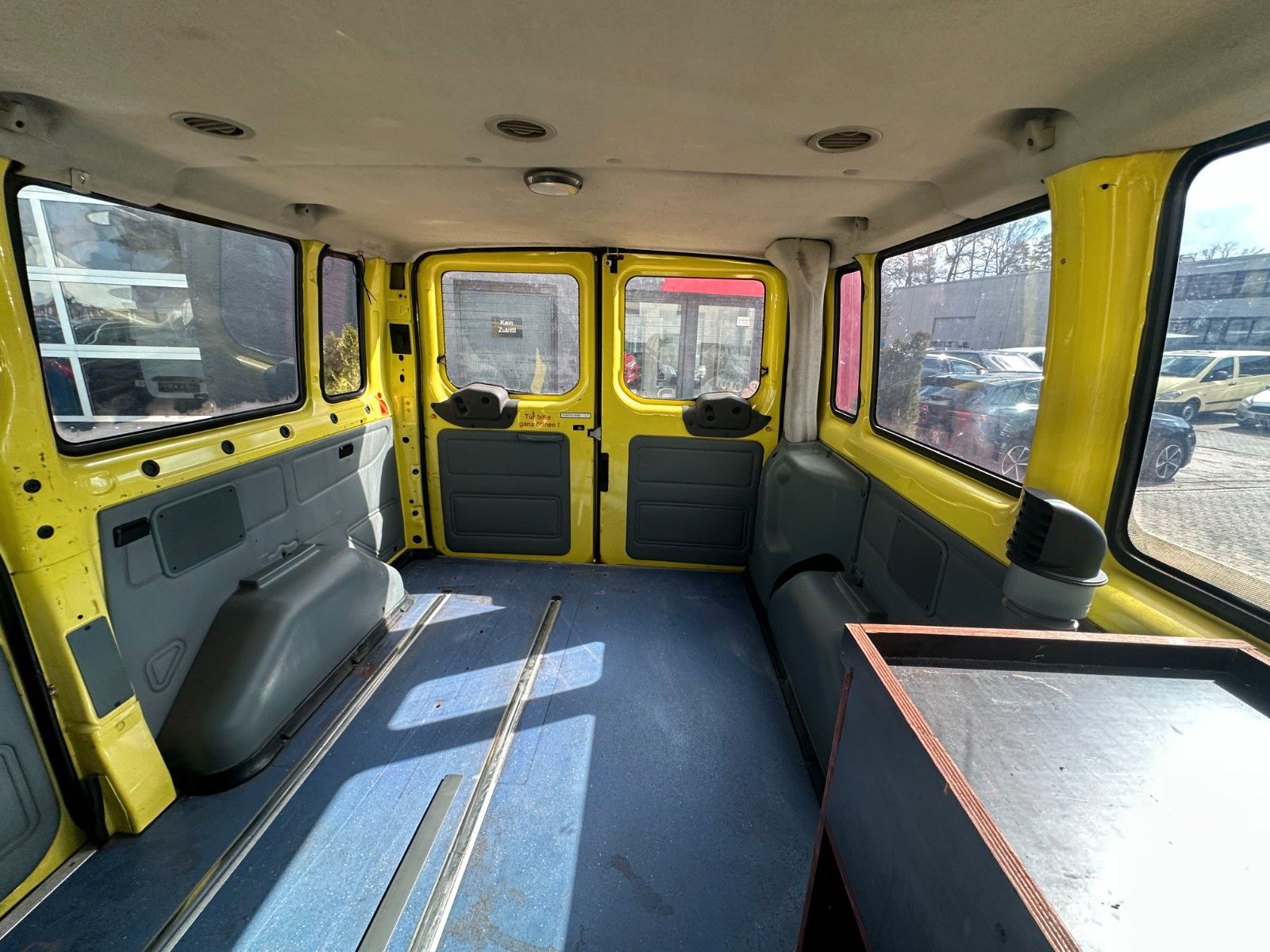 Fahrzeugabbildung Ford Transit Kombi FT 300 K Trend Klima