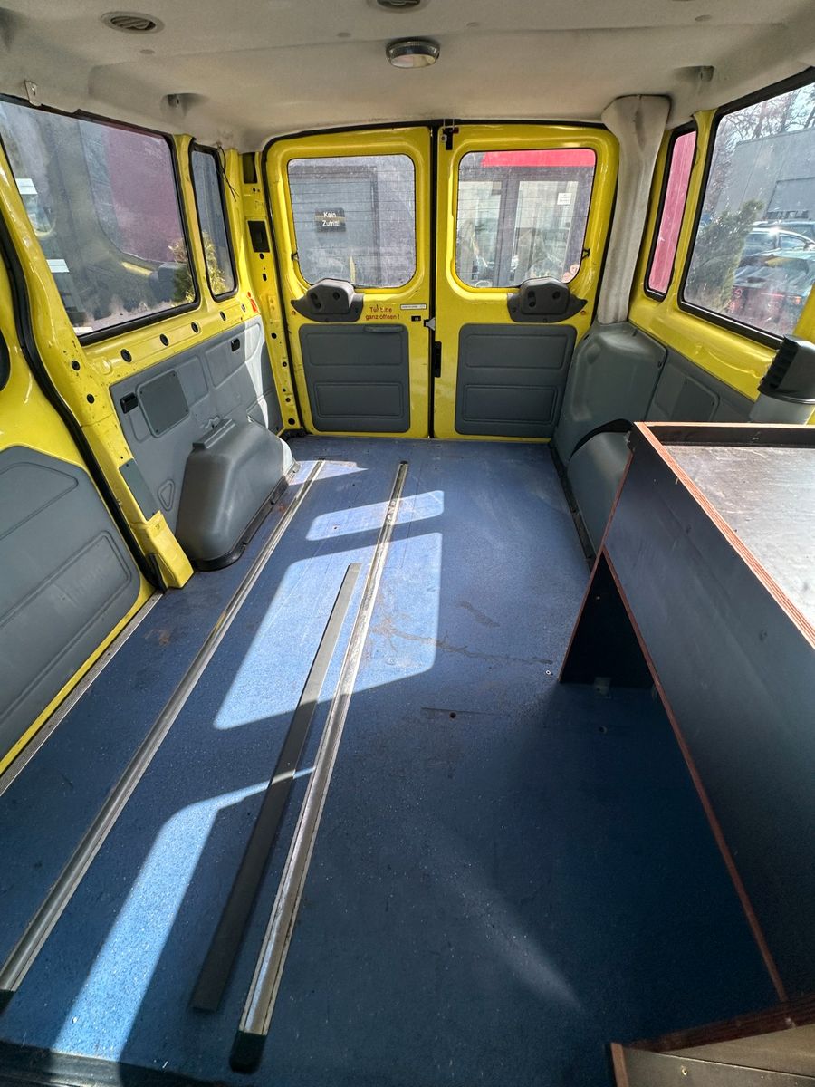 Fahrzeugabbildung Ford Transit Kombi FT 300 K Trend Klima