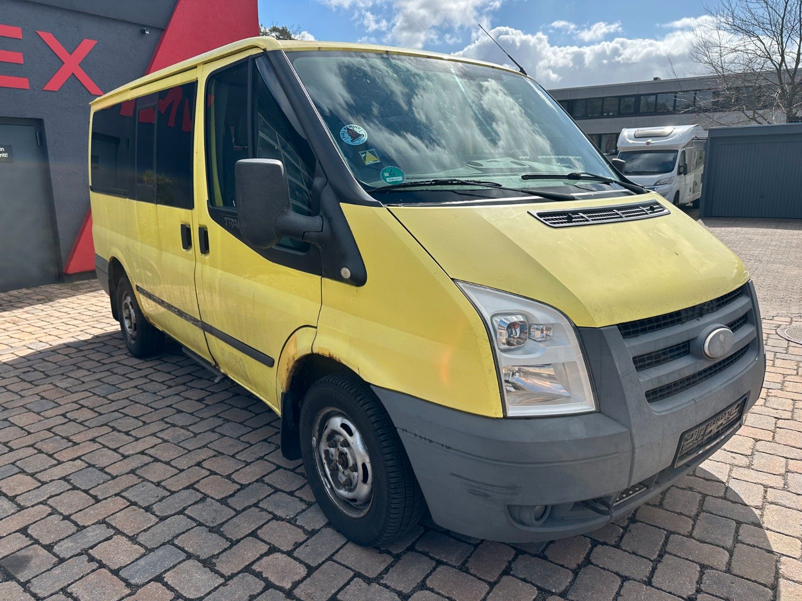 Fahrzeugabbildung Ford Transit Kombi FT 300 K Trend Klima