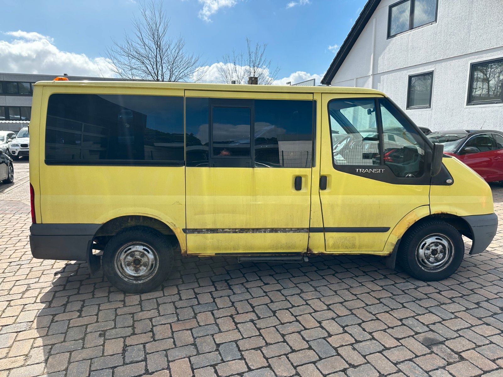 Fahrzeugabbildung Ford Transit Kombi FT 300 K Trend Klima