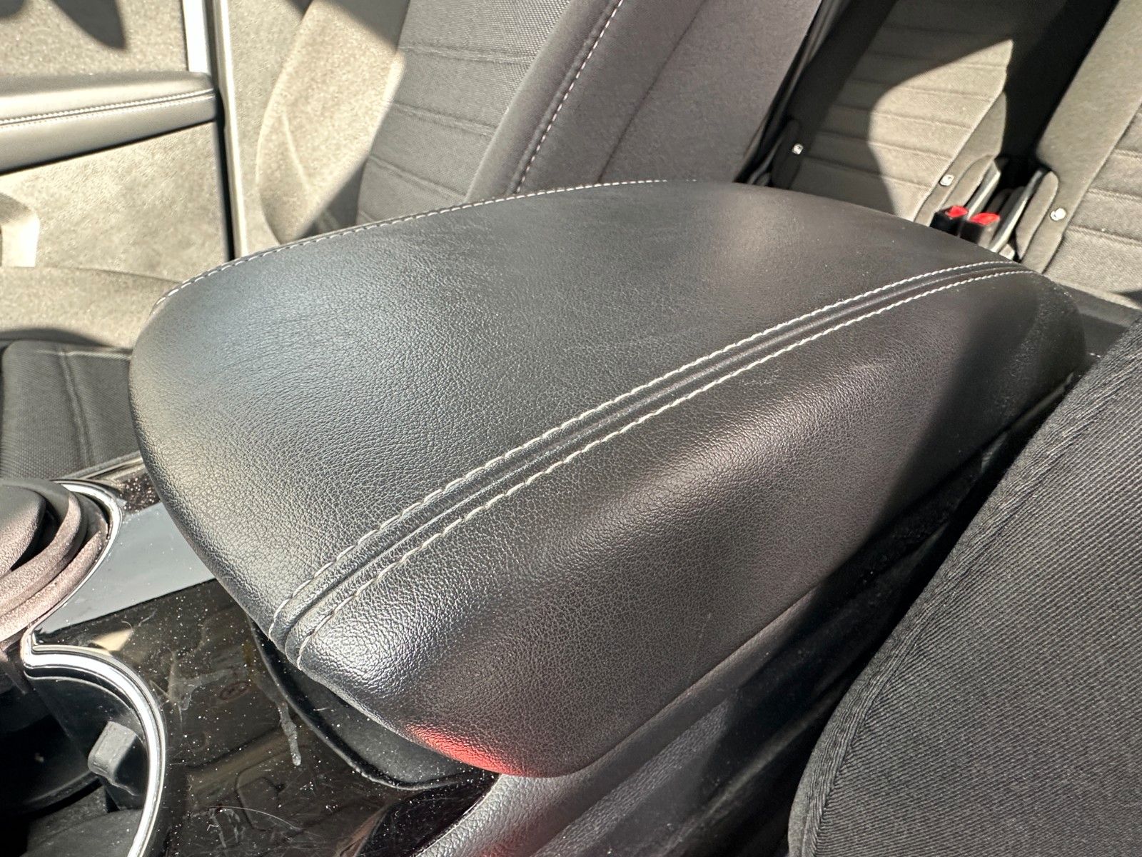 Fahrzeugabbildung Ford S-Max Titanium 2.0 150 PS Autom. LED STH