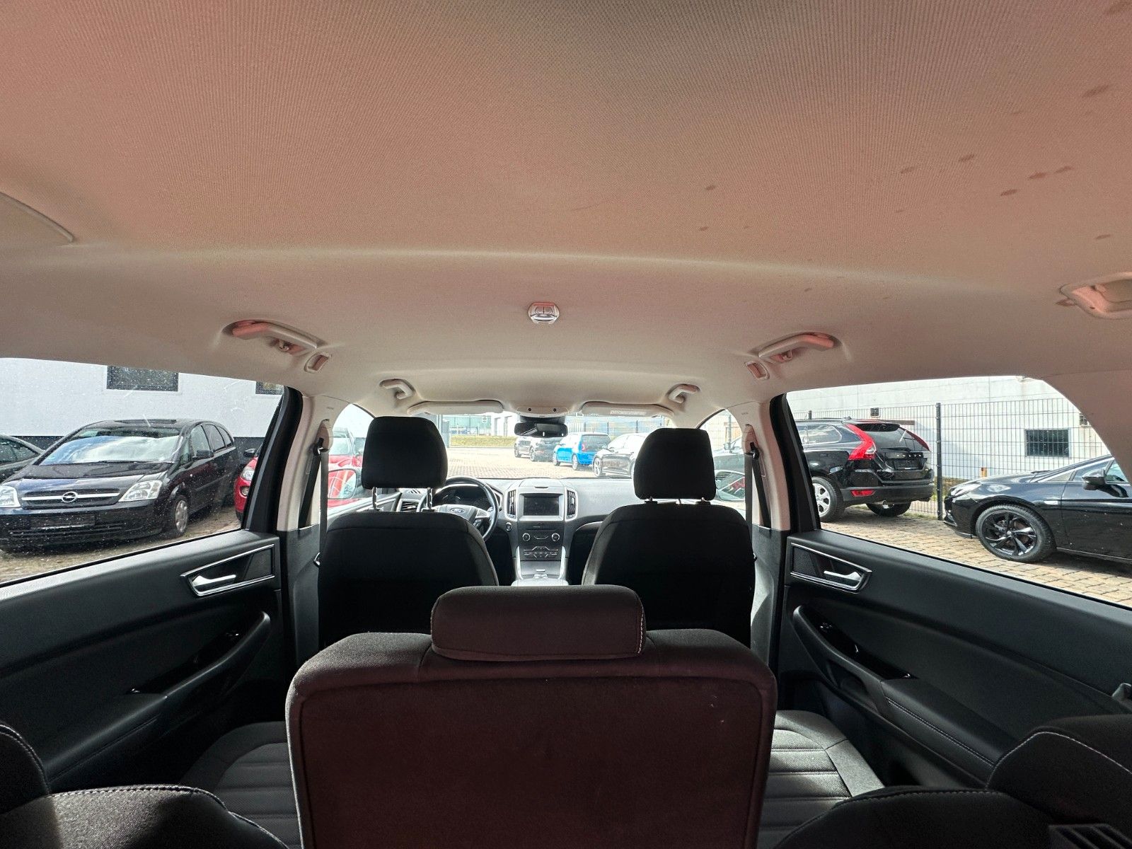 Fahrzeugabbildung Ford S-Max Titanium 2.0 150 PS Autom. LED STH