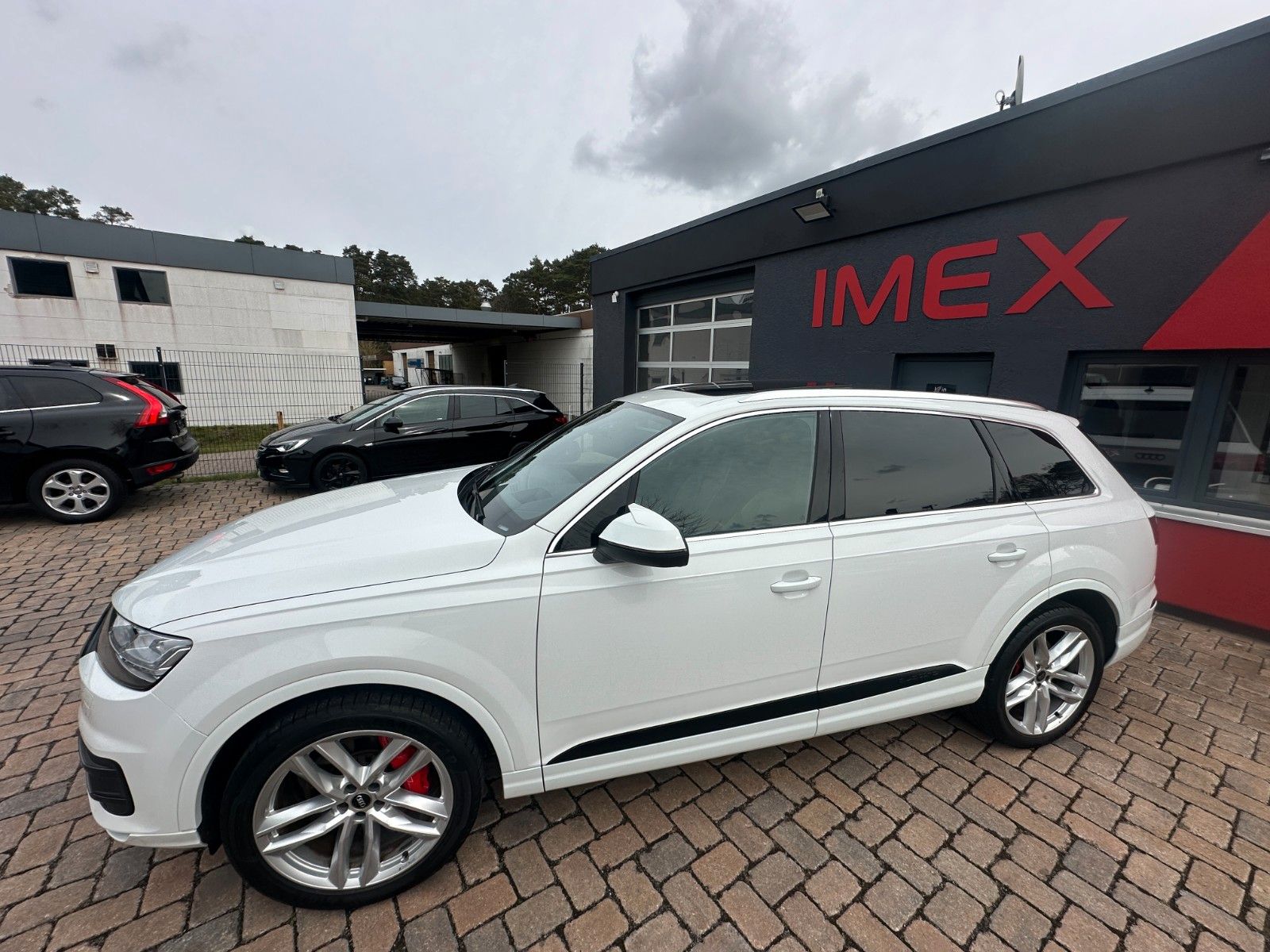 Fahrzeugabbildung Audi Q7 3.0 TFSI 333PS 7-Sitze Pano HUD LED  AHK