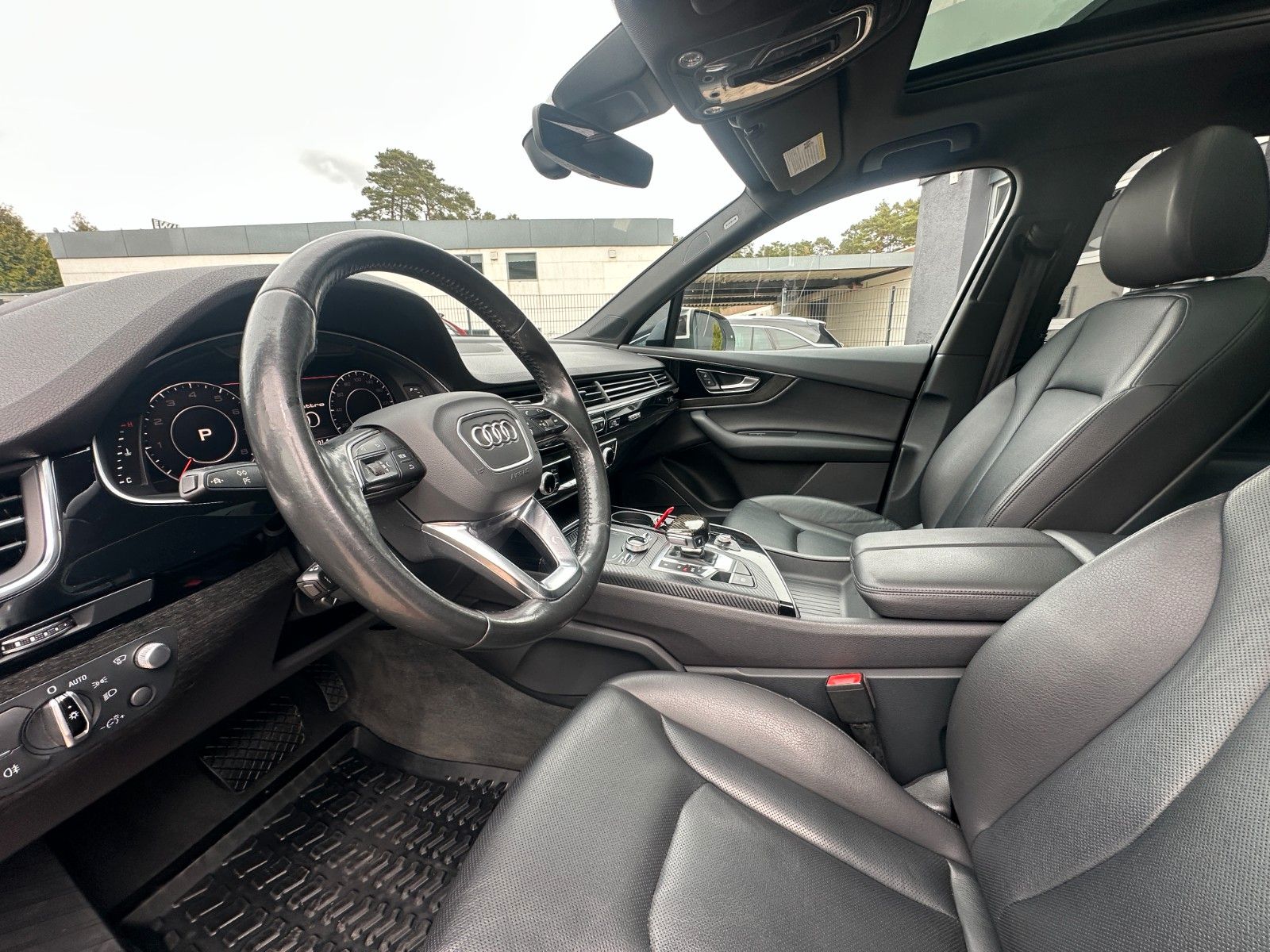 Fahrzeugabbildung Audi Q7 3.0 TFSI 333PS 7-Sitze Pano HUD LED  AHK