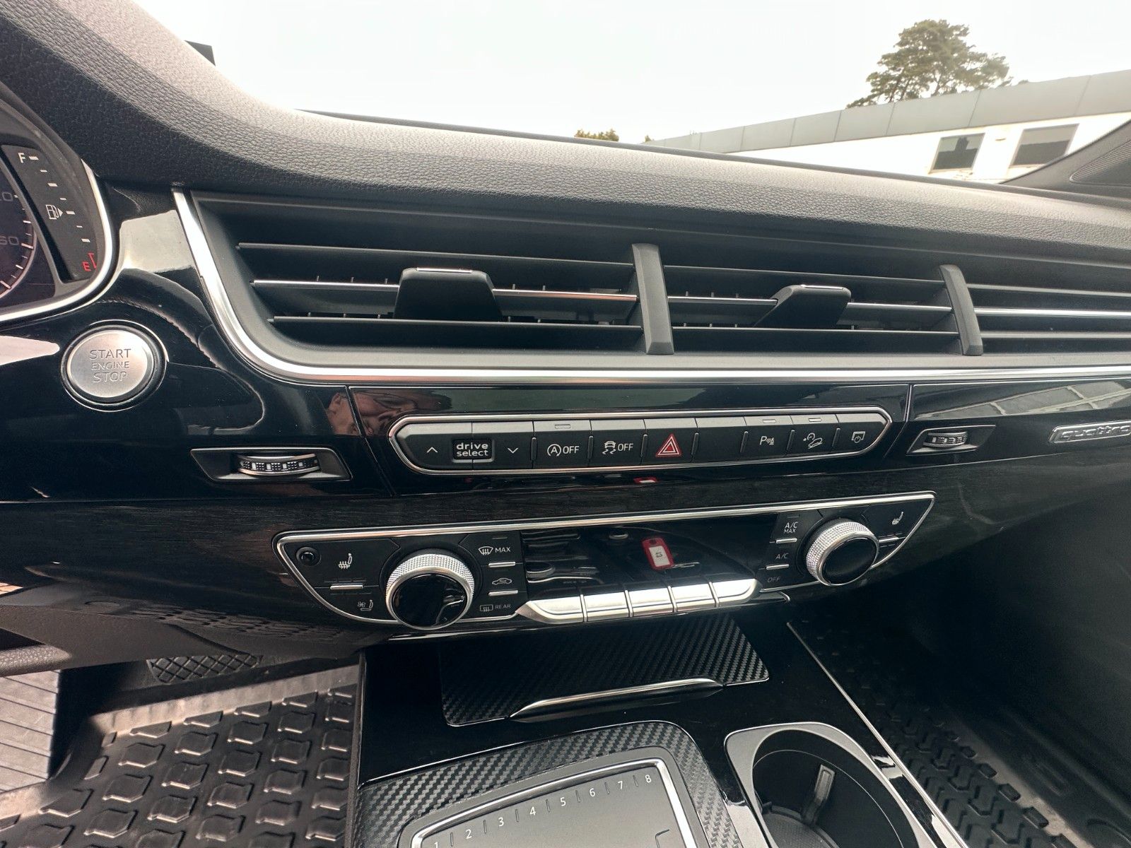 Fahrzeugabbildung Audi Q7 3.0 TFSI 333PS 7-Sitze Pano HUD LED  AHK