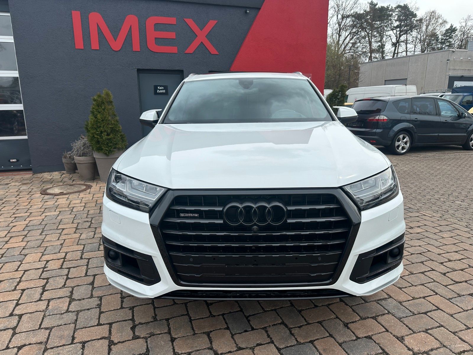 Fahrzeugabbildung Audi Q7 3.0 TFSI 333PS 7-Sitze Pano HUD LED  AHK