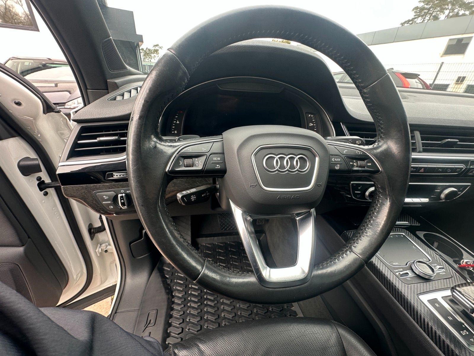 Fahrzeugabbildung Audi Q7 3.0 TFSI 333PS 7-Sitze Pano HUD LED  AHK