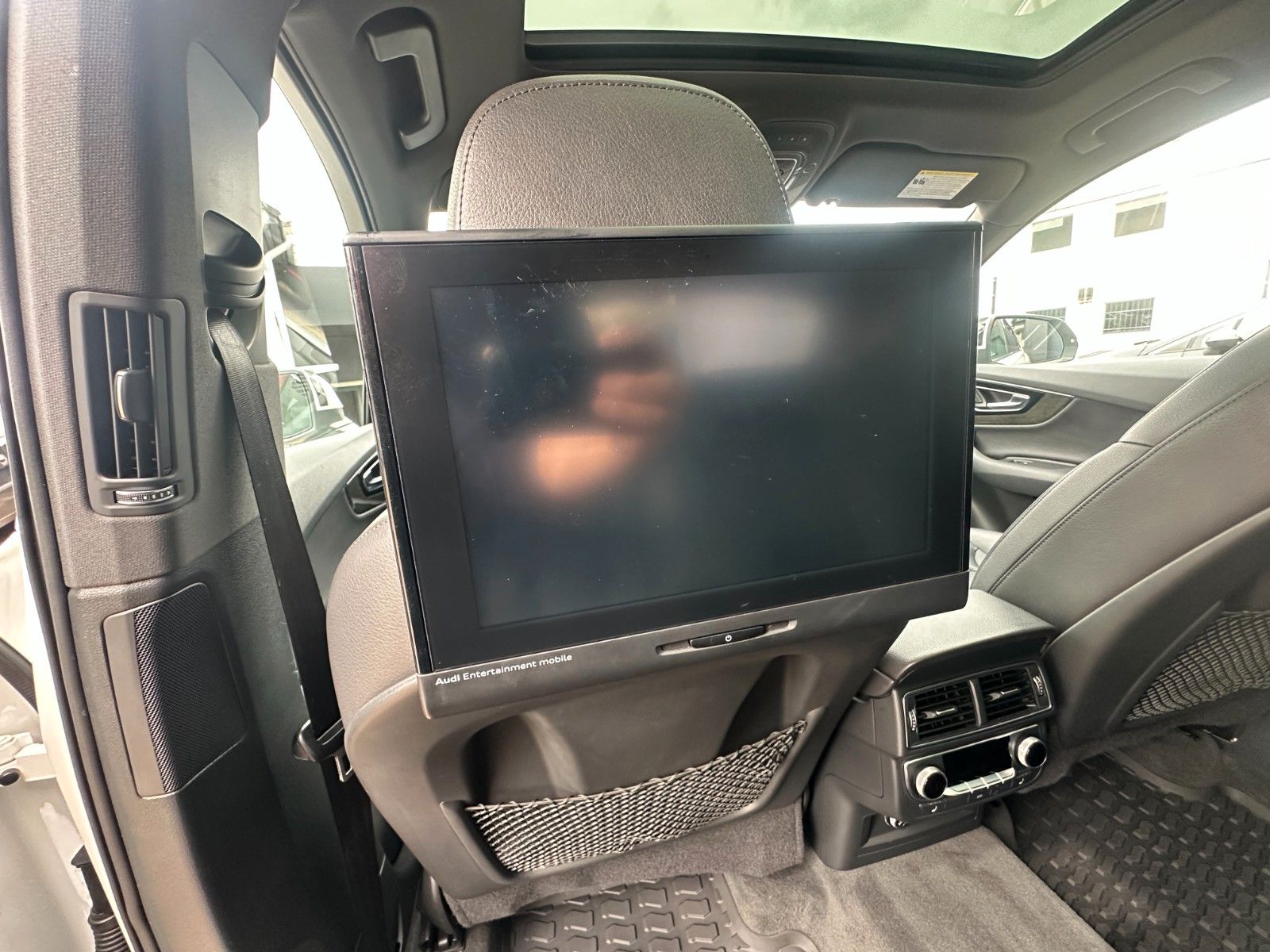 Fahrzeugabbildung Audi Q7 3.0 TFSI 333PS 7-Sitze Pano HUD LED  AHK