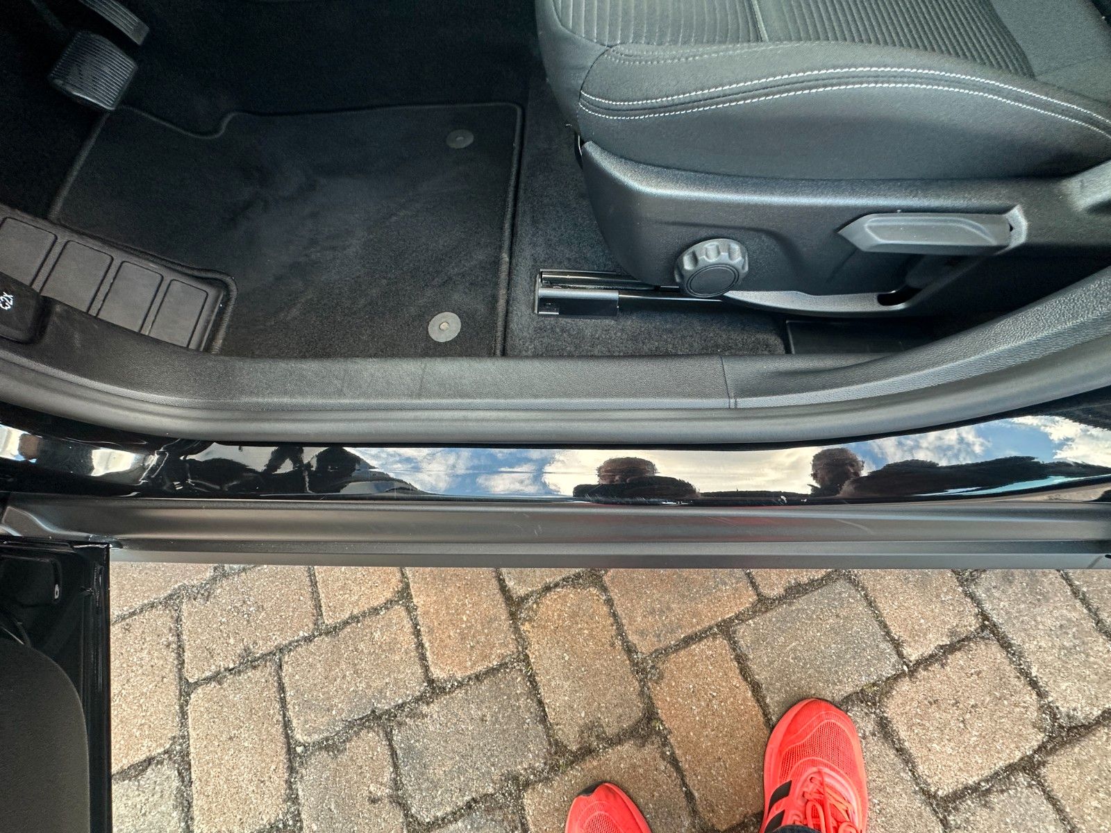 Fahrzeugabbildung Ford Focus Titanium Design 125 PS Autom. LED Navi