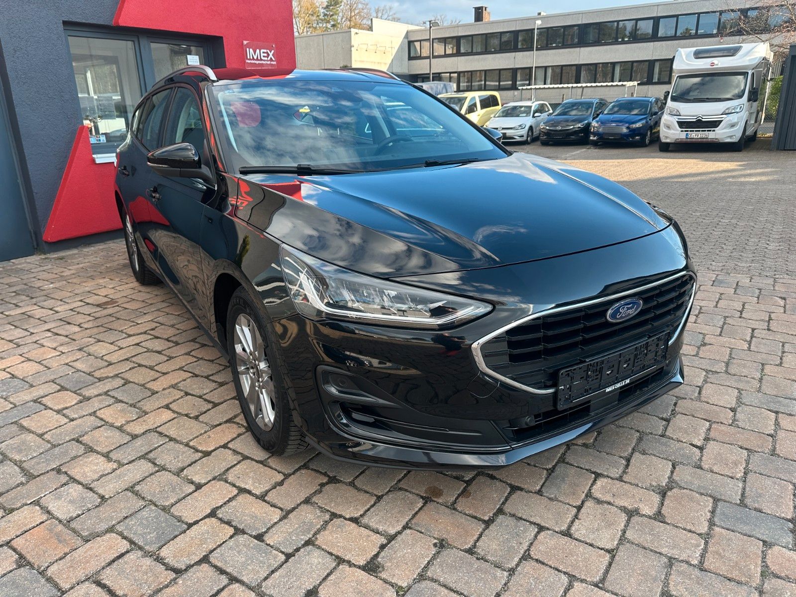 Fahrzeugabbildung Ford Focus Titanium Design 125 PS Autom. LED Navi