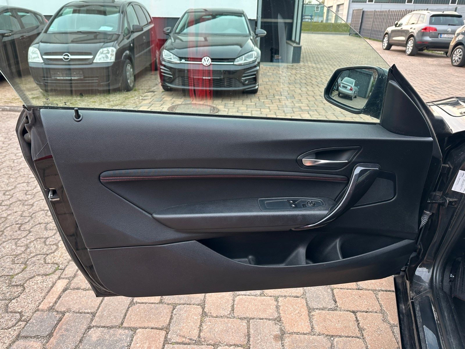 Fahrzeugabbildung BMW 116i Sport Line 136 PS HU neu Bi Xenon SH