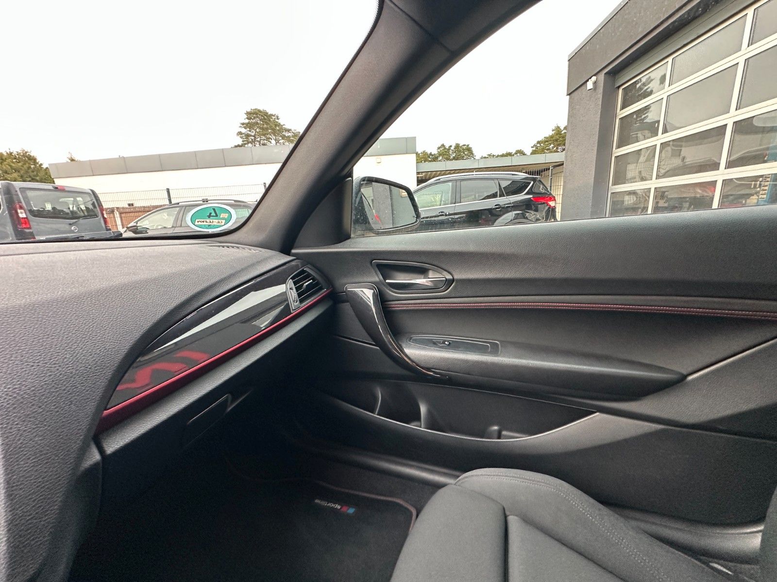 Fahrzeugabbildung BMW 116i Sport Line 136 PS HU neu Bi Xenon SH