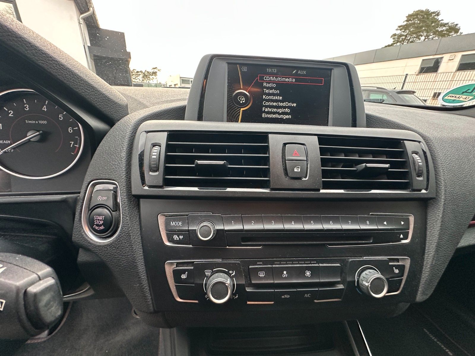 Fahrzeugabbildung BMW 116i Sport Line 136 PS HU neu Bi Xenon SH