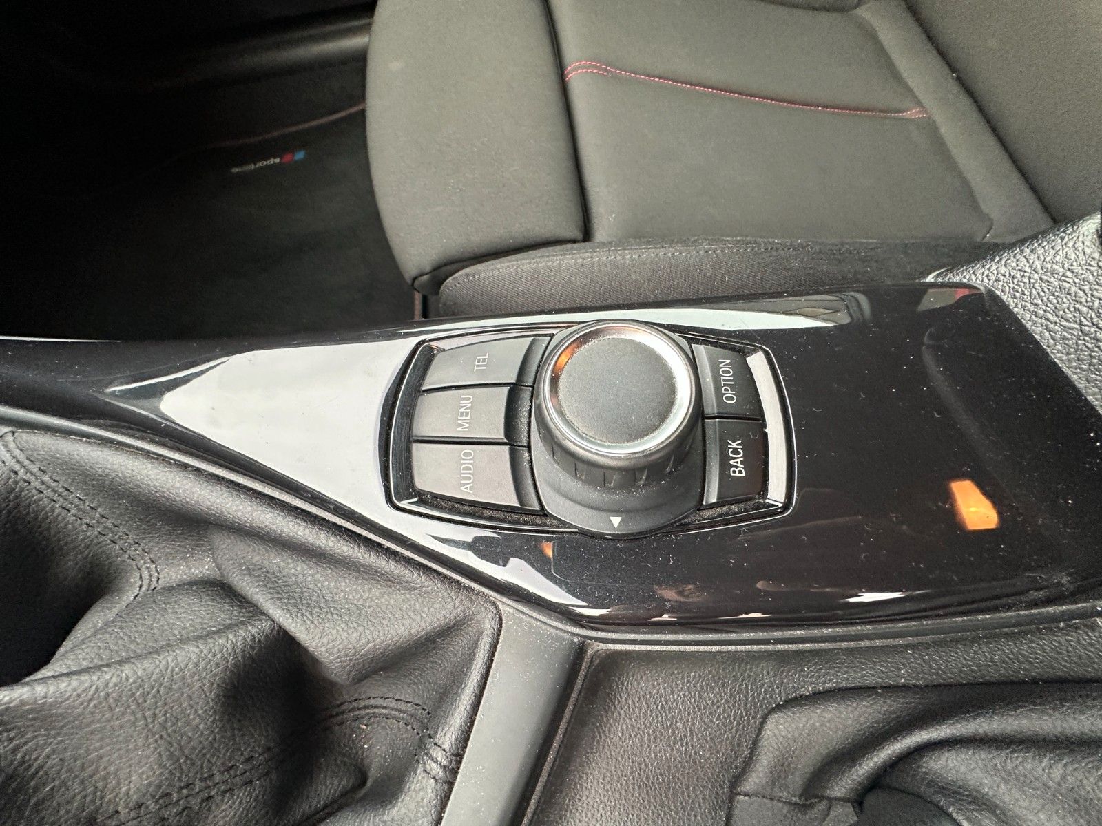 Fahrzeugabbildung BMW 116i Sport Line 136 PS HU neu Bi Xenon SH