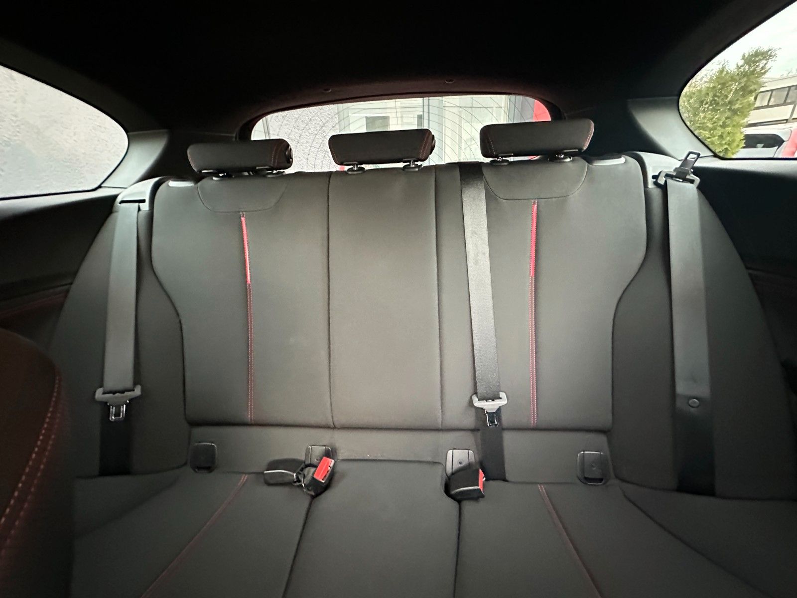 Fahrzeugabbildung BMW 116i Sport Line 136 PS HU neu Bi Xenon SH