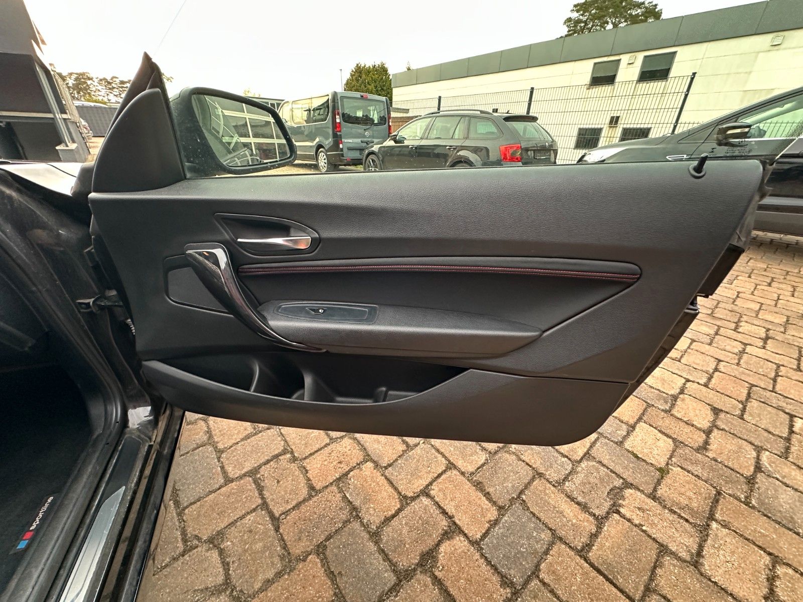 Fahrzeugabbildung BMW 116i Sport Line 136 PS HU neu Bi Xenon SH