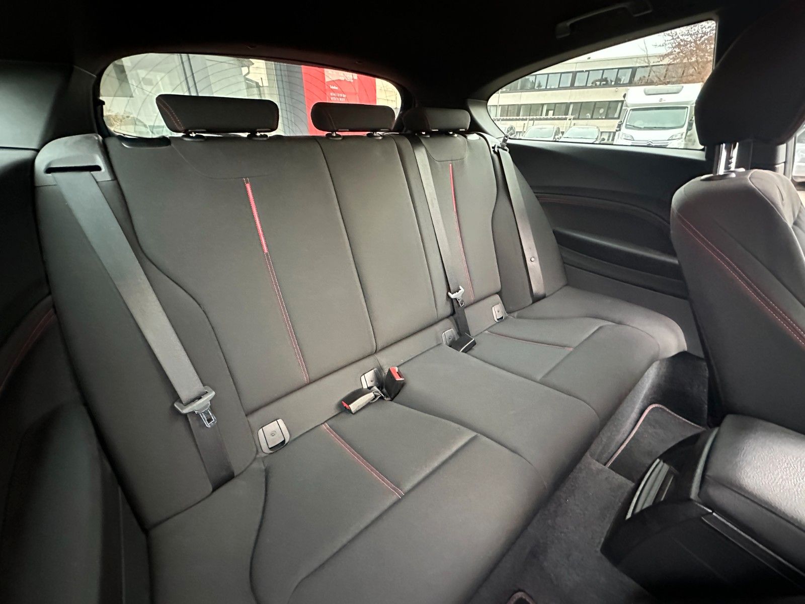 Fahrzeugabbildung BMW 116i Sport Line 136 PS HU neu Bi Xenon SH