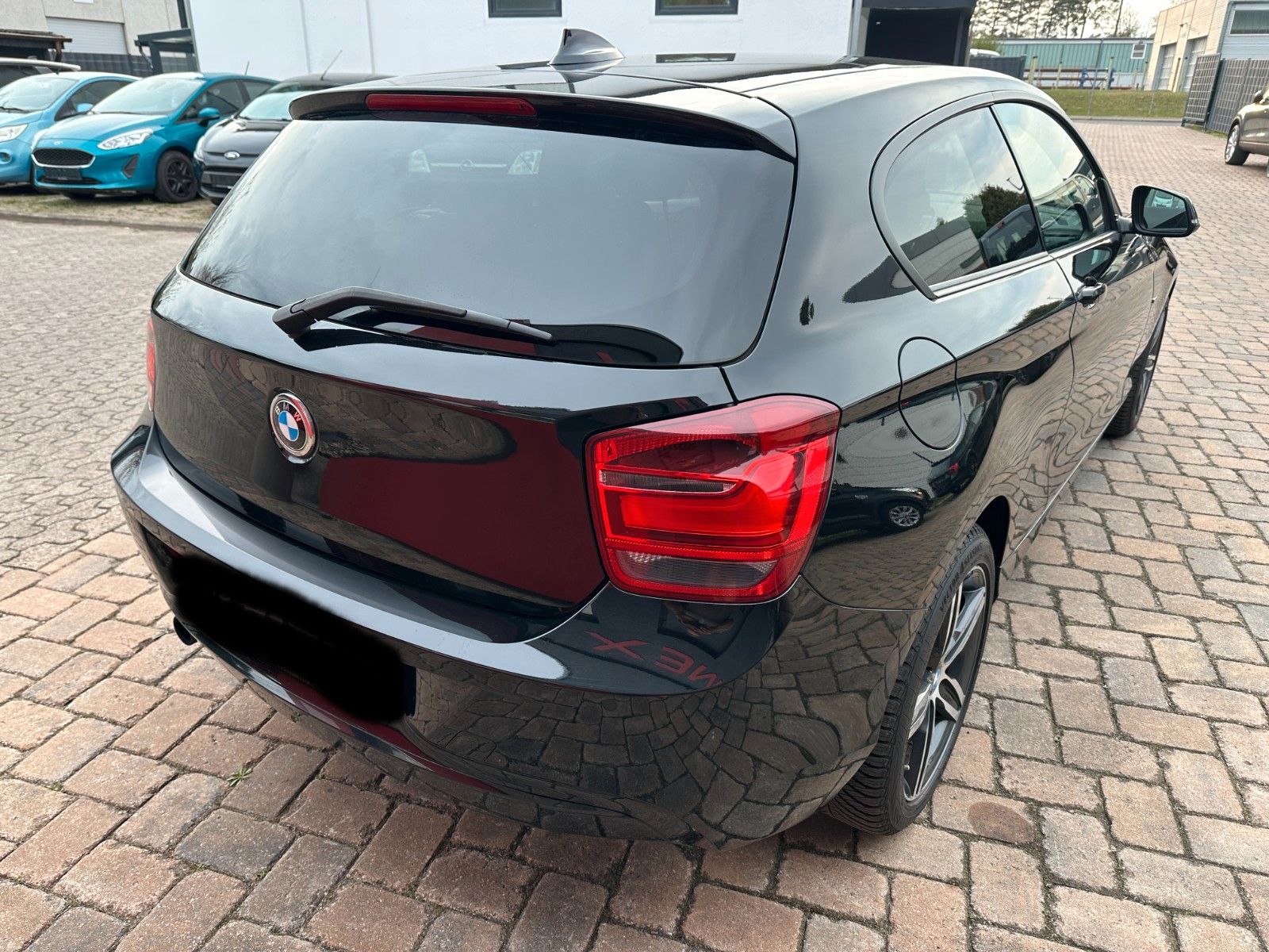 Fahrzeugabbildung BMW 116i Sport Line 136 PS HU neu Bi Xenon SH