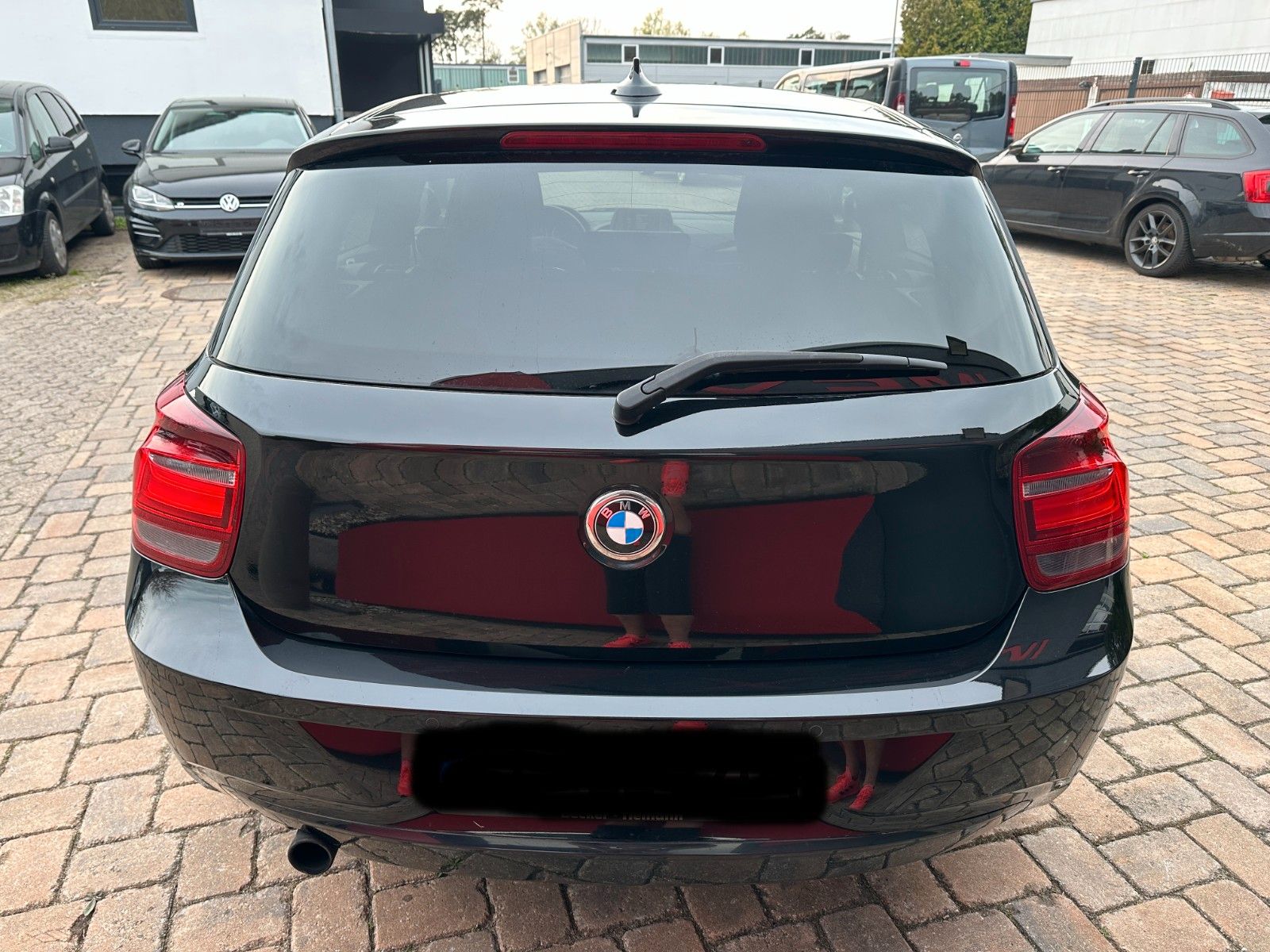 Fahrzeugabbildung BMW 116i Sport Line 136 PS HU neu Bi Xenon SH