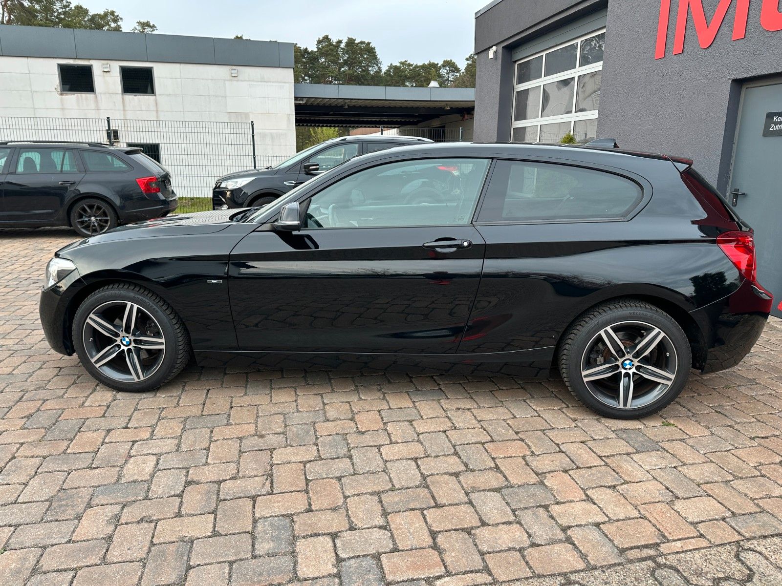 Fahrzeugabbildung BMW 116i Sport Line 136 PS HU neu Bi Xenon SH