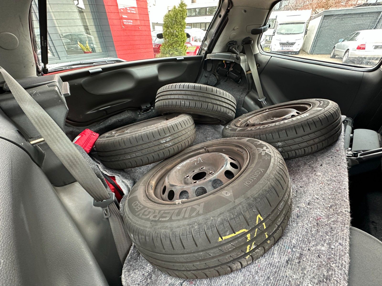 Fahrzeugabbildung Fiat Punto 1.2 8V Start 60 PS Tüv 6/27 Klima