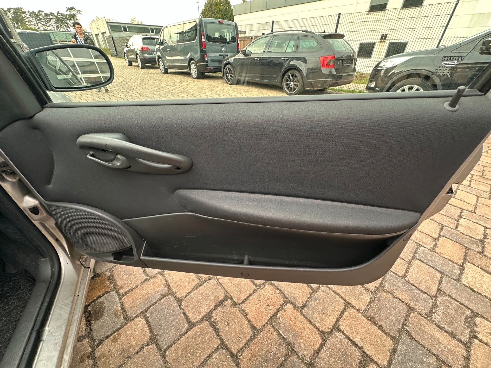 Fahrzeugabbildung Fiat Punto 1.2 8V Start 60 PS Tüv 6/27 Klima