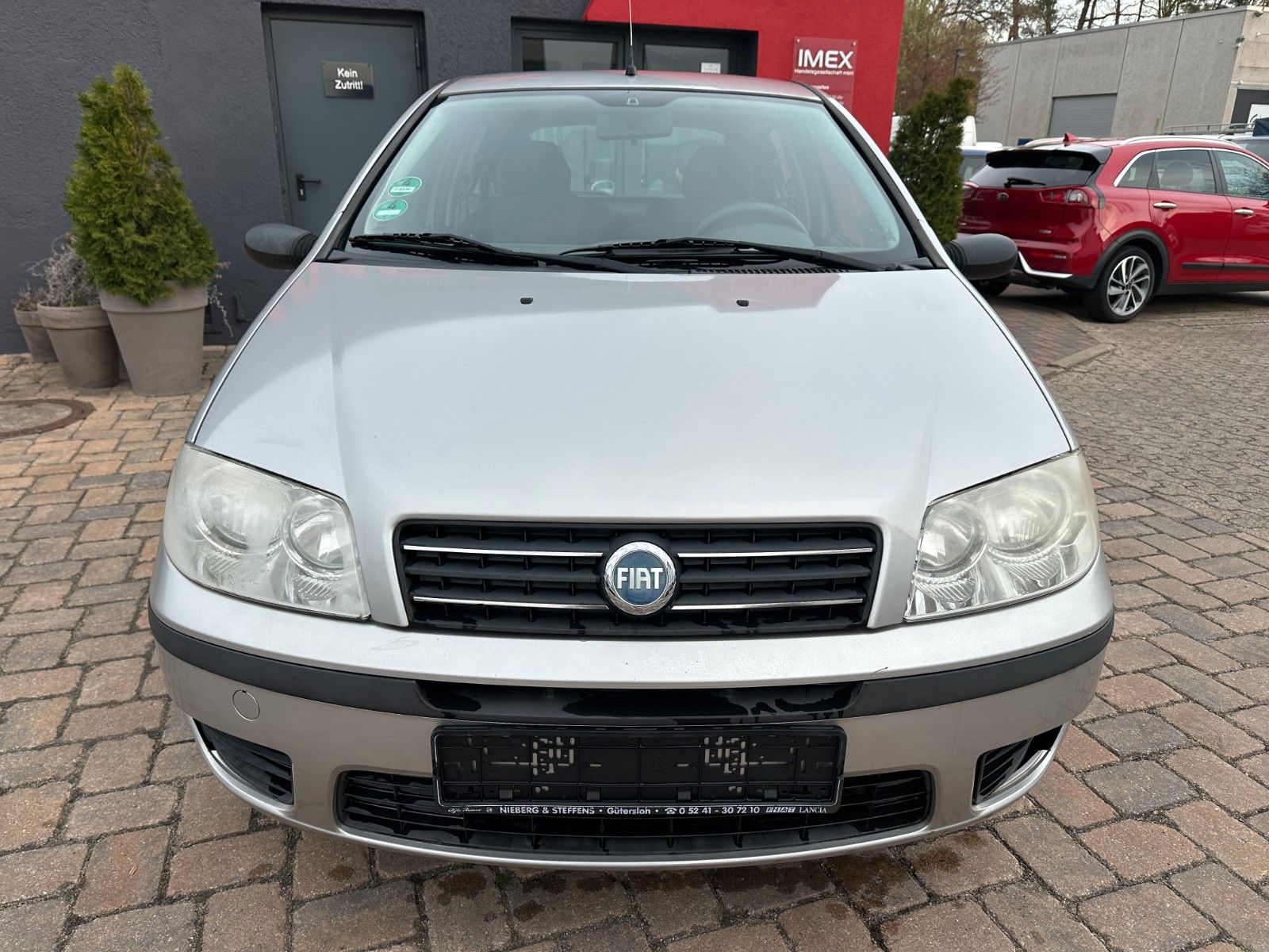 Fahrzeugabbildung Fiat Punto 1.2 8V Start 60 PS Tüv 6/27 Klima