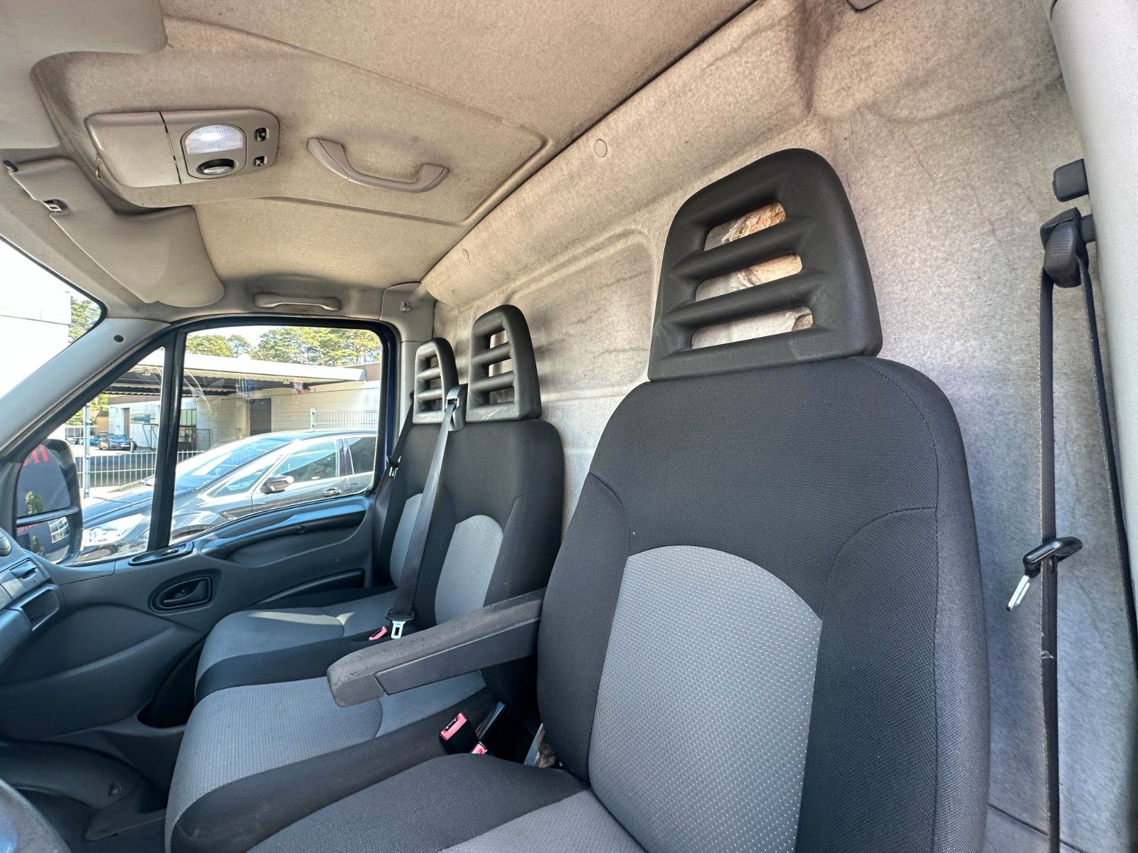 Fahrzeugabbildung Iveco Daily Kasten 3.0  140PS L2H3 Klima AHK 2.8t