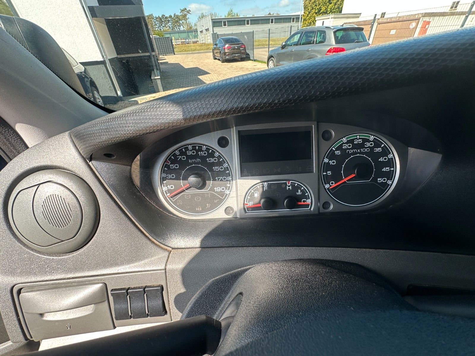 Fahrzeugabbildung Iveco Daily Kasten 3.0  140PS L2H3 Klima AHK 2.8t