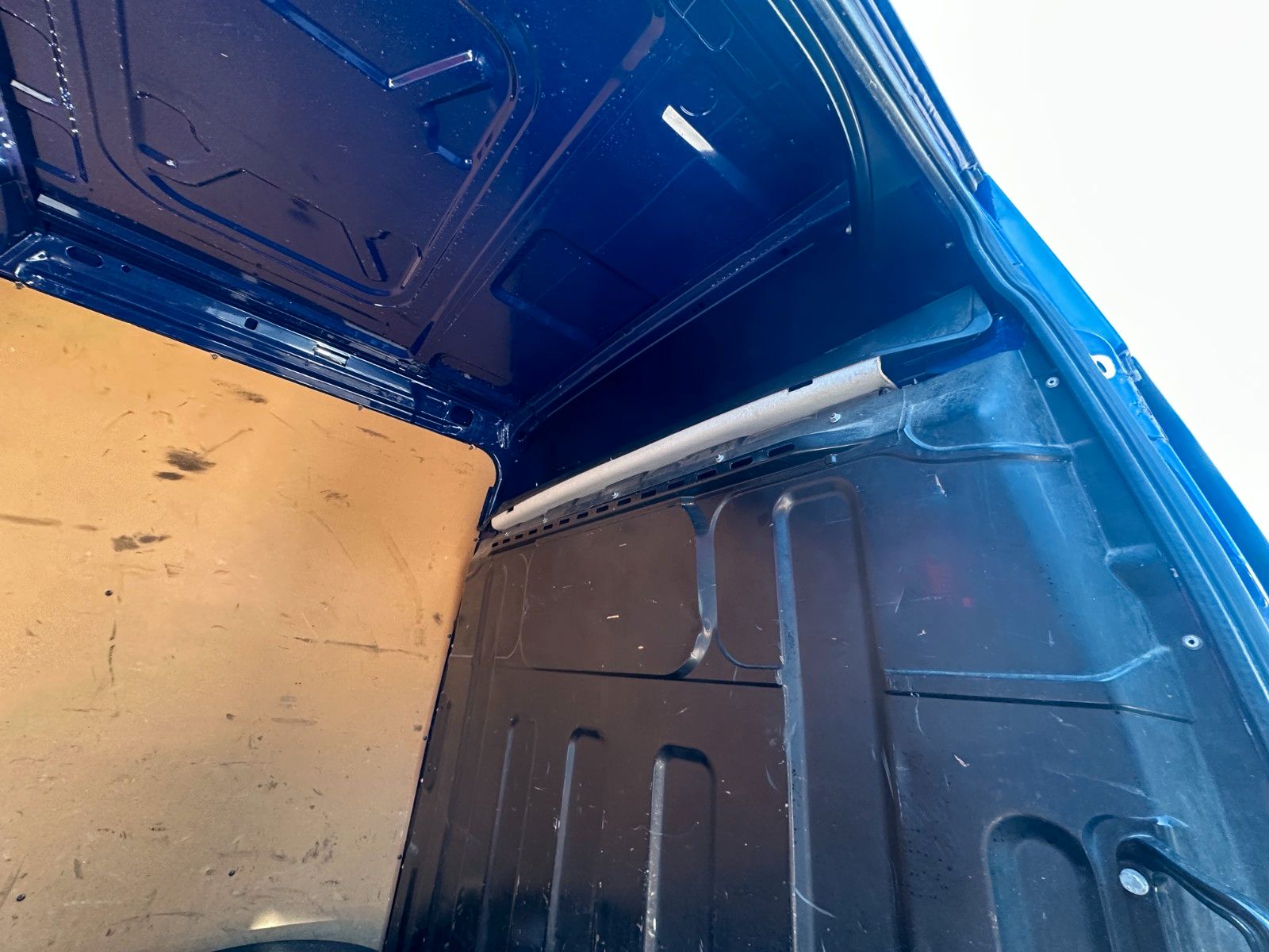 Fahrzeugabbildung Iveco Daily Kasten 3.0  140PS L2H3 Klima AHK 2.8t