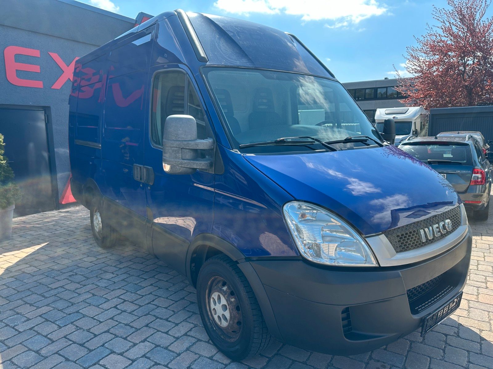 Fahrzeugabbildung Iveco Daily Kasten 3.0  140PS L2H3 Klima AHK 2.8t