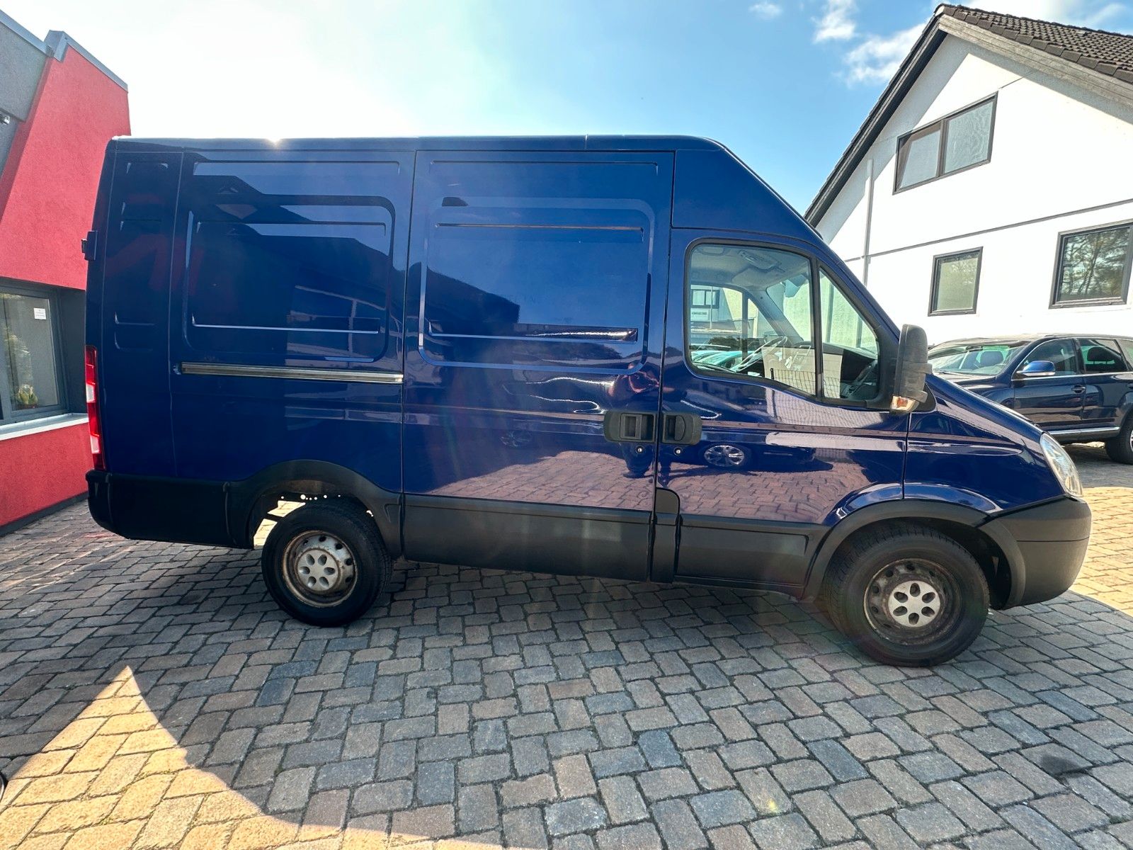 Fahrzeugabbildung Iveco Daily Kasten 3.0  140PS L2H3 Klima AHK 2.8t