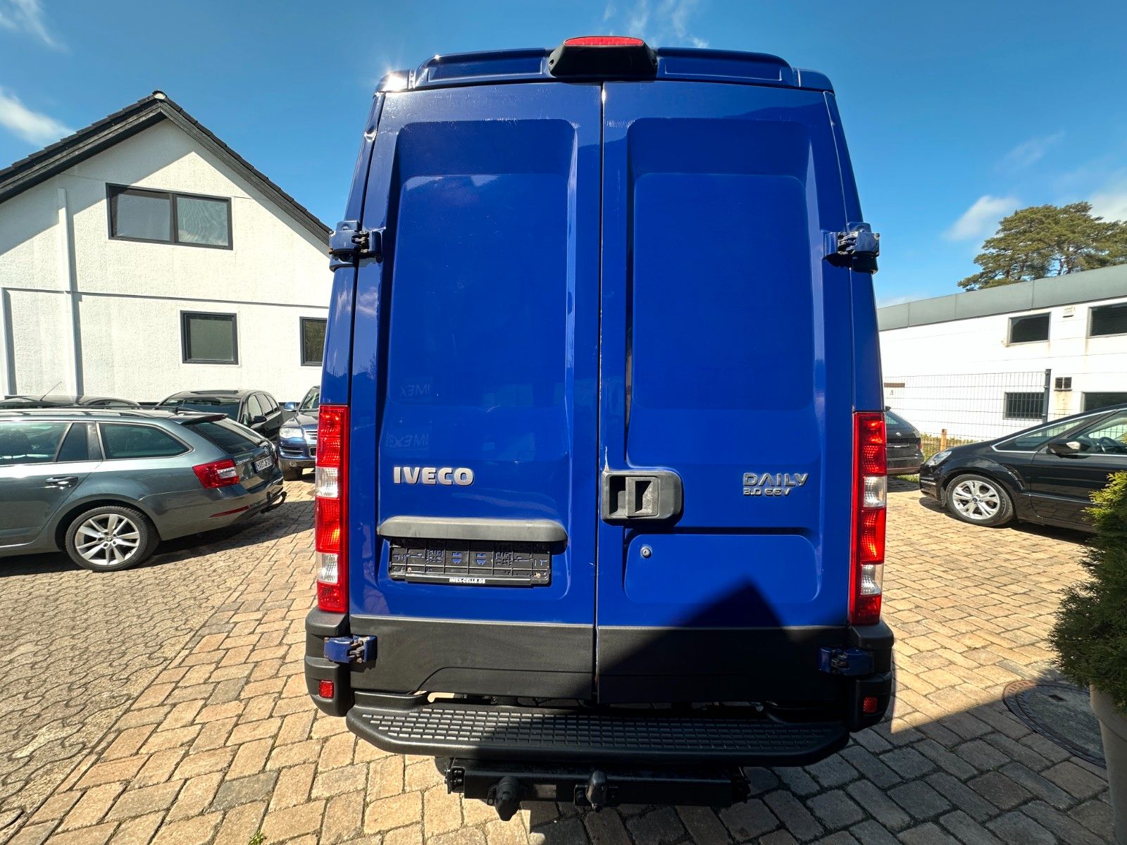 Fahrzeugabbildung Iveco Daily Kasten 3.0  140PS L2H3 Klima AHK 2.8t