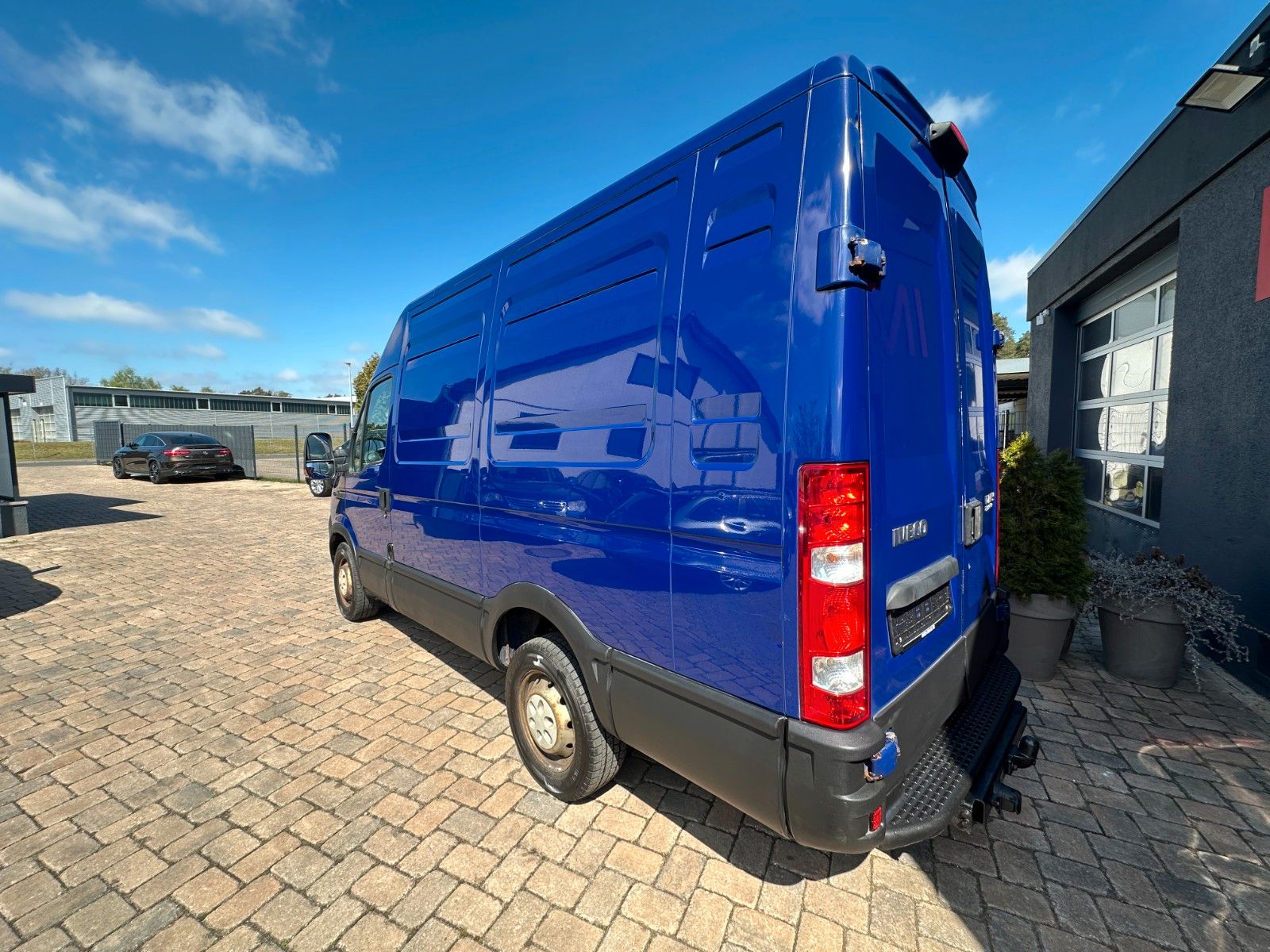 Fahrzeugabbildung Iveco Daily Kasten 3.0  140PS L2H3 Klima AHK 2.8t