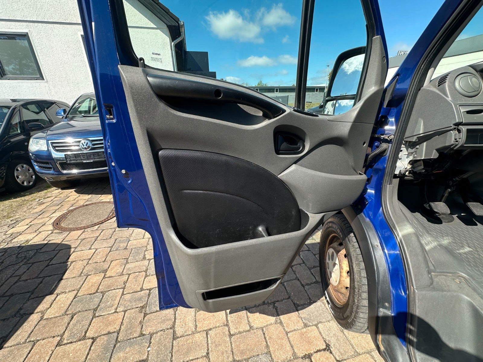 Fahrzeugabbildung Iveco Daily Kasten 3.0  140PS L2H3 Klima AHK 2.8t