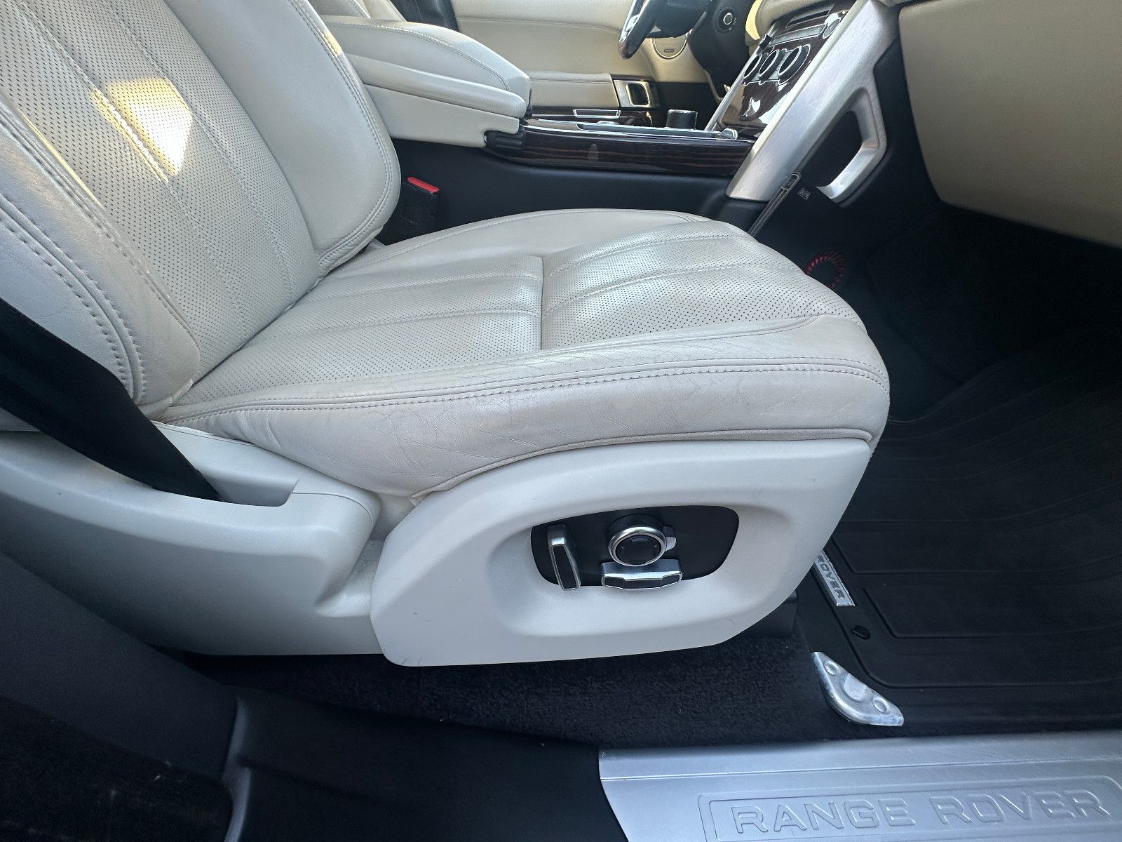 Fahrzeugabbildung Land Rover Range Rover Supercharged 380 KW  Pano AHK