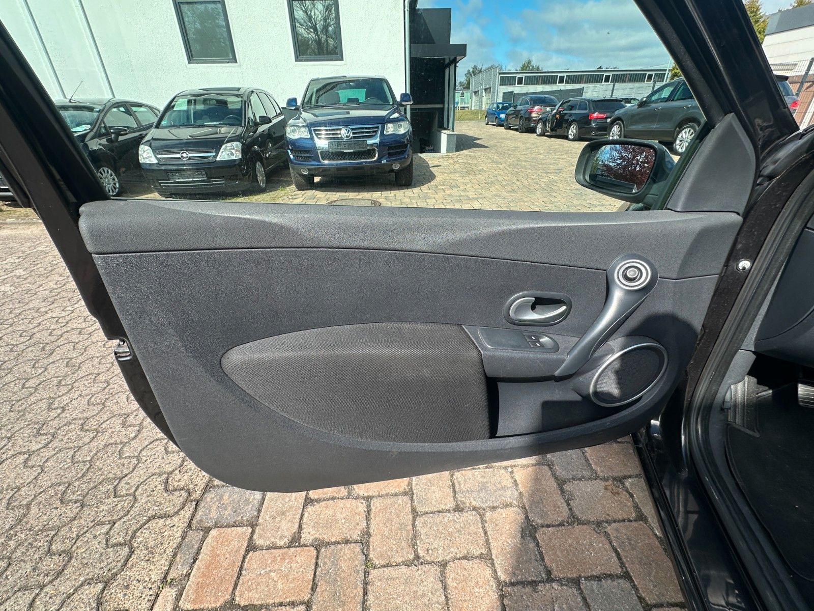 Fahrzeugabbildung Renault Clio III Exception 1.6 111 PS Tüv 11/26 Klima