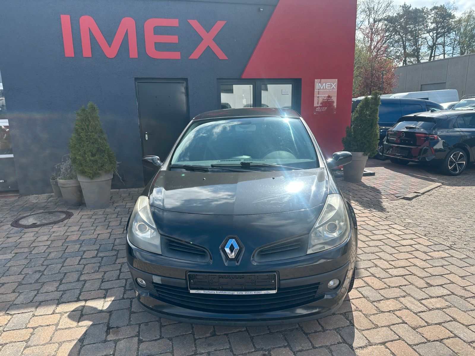 Fahrzeugabbildung Renault Clio III Exception 1.6 111 PS Tüv 11/26 Klima
